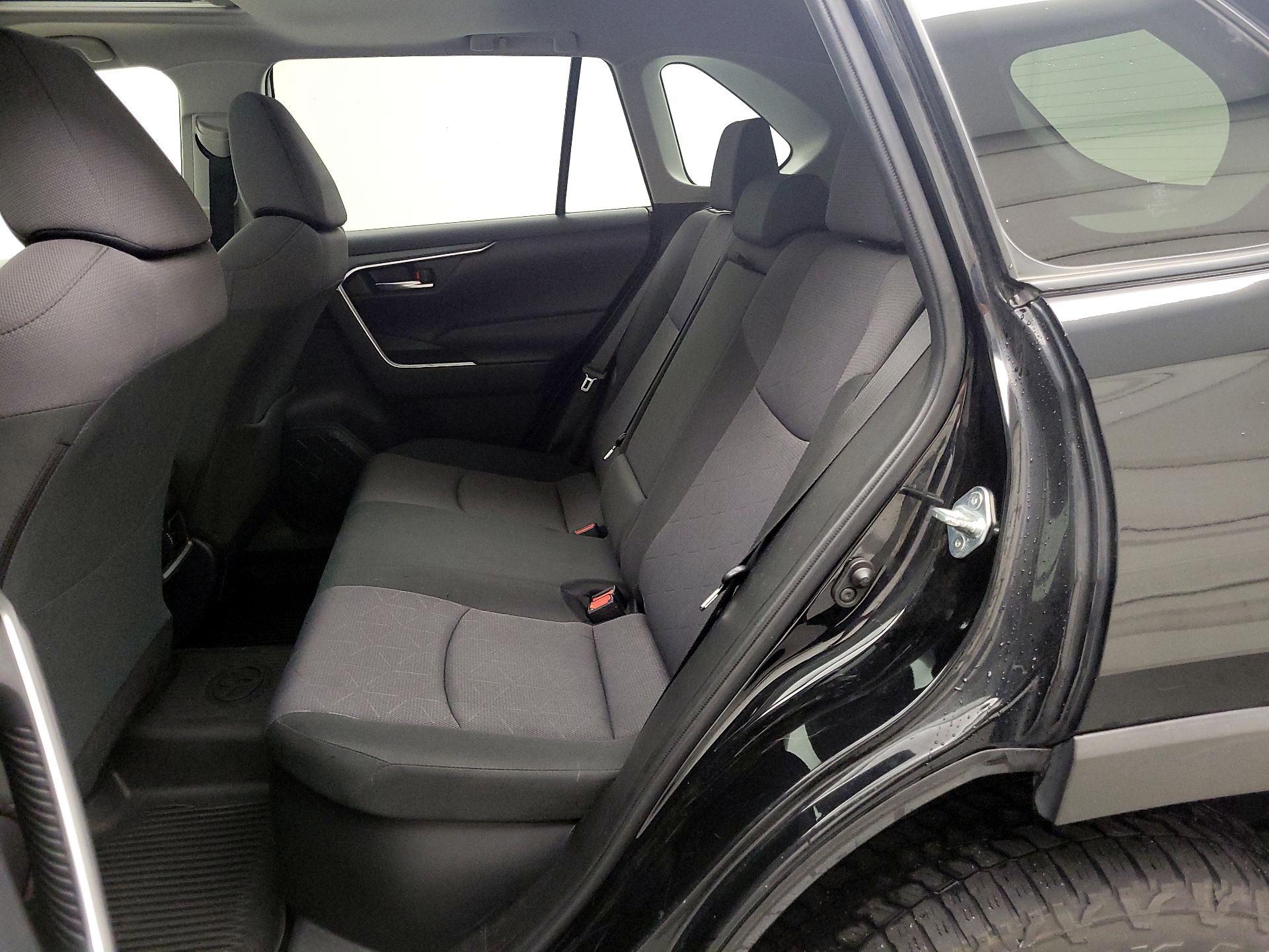 Thumbnail: 2019 Toyota RAV4 - 20