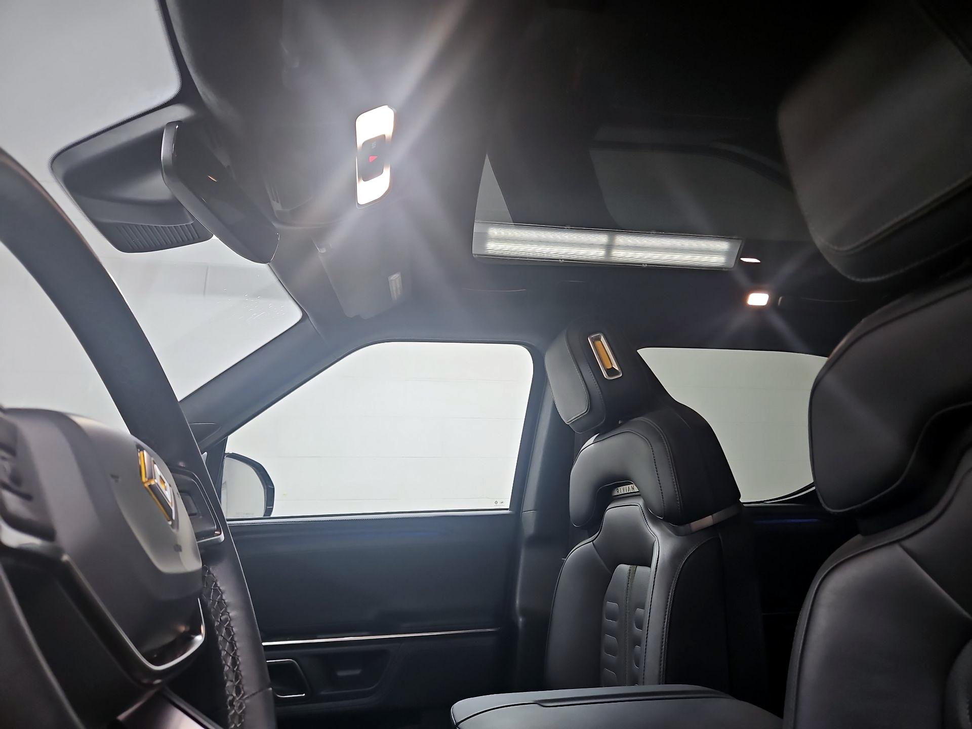 Thumbnail: 2023 Rivian R1T - 18