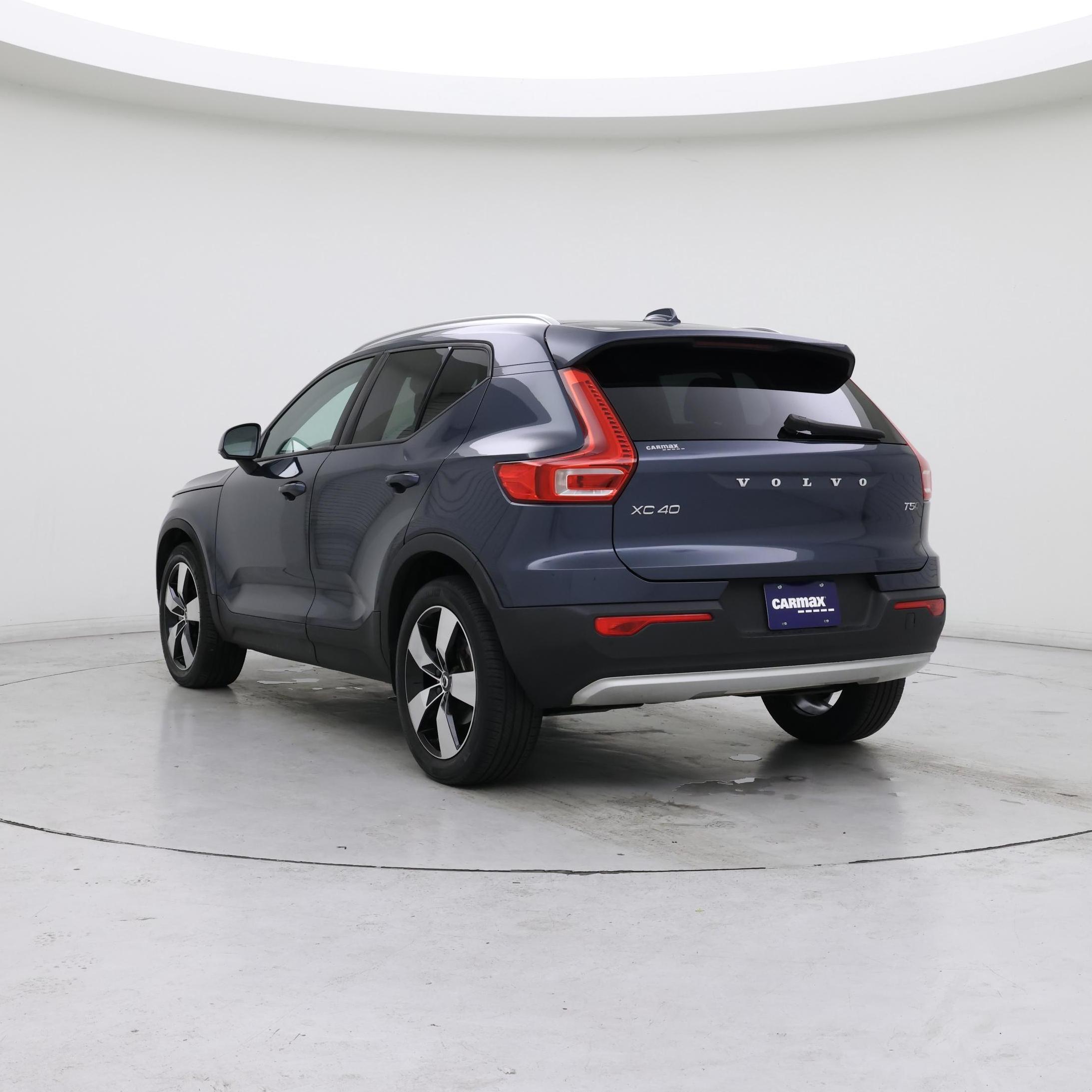 Thumbnail: 2021 Volvo XC40 - 2