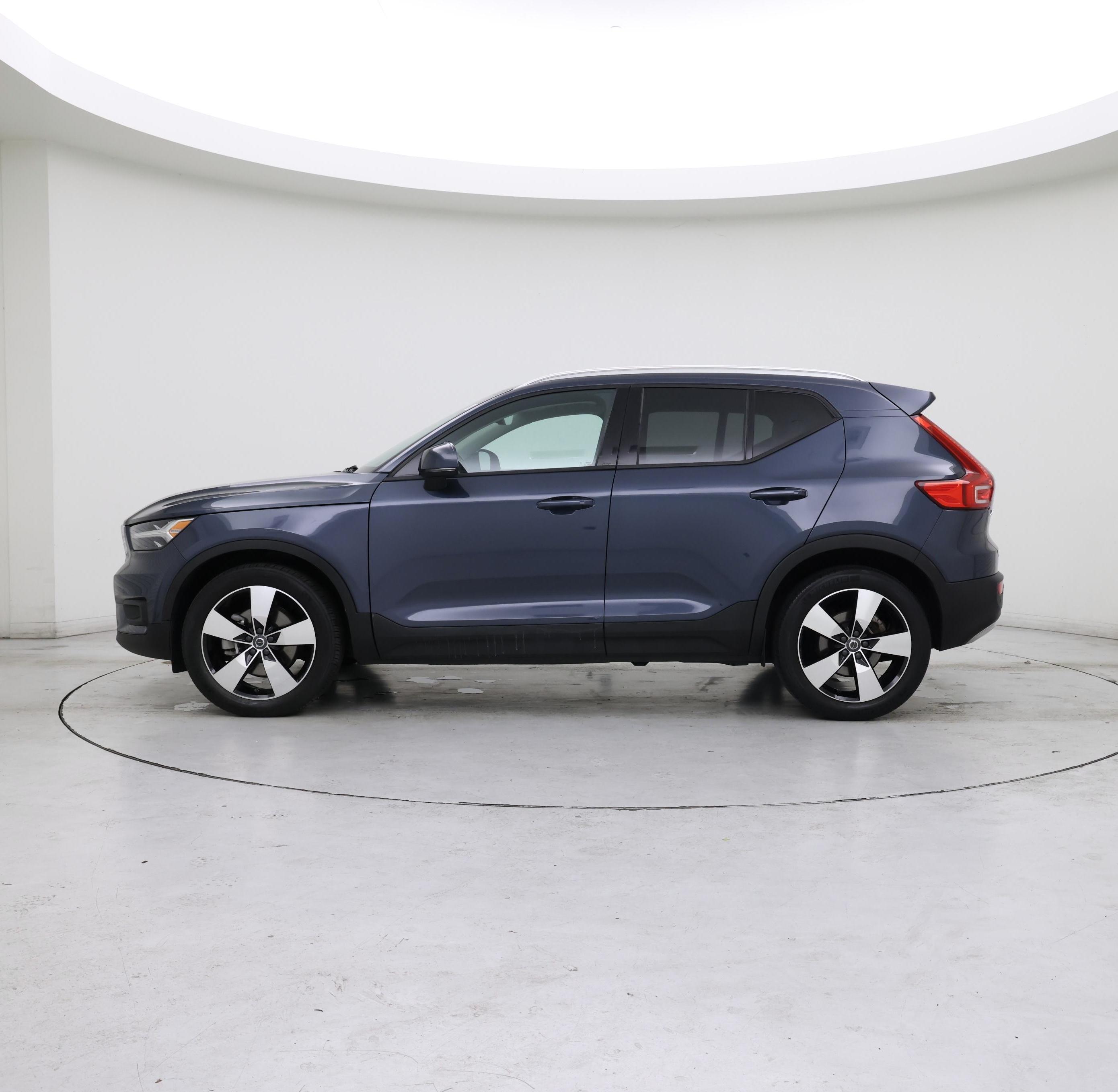 Thumbnail: 2021 Volvo XC40 - 3