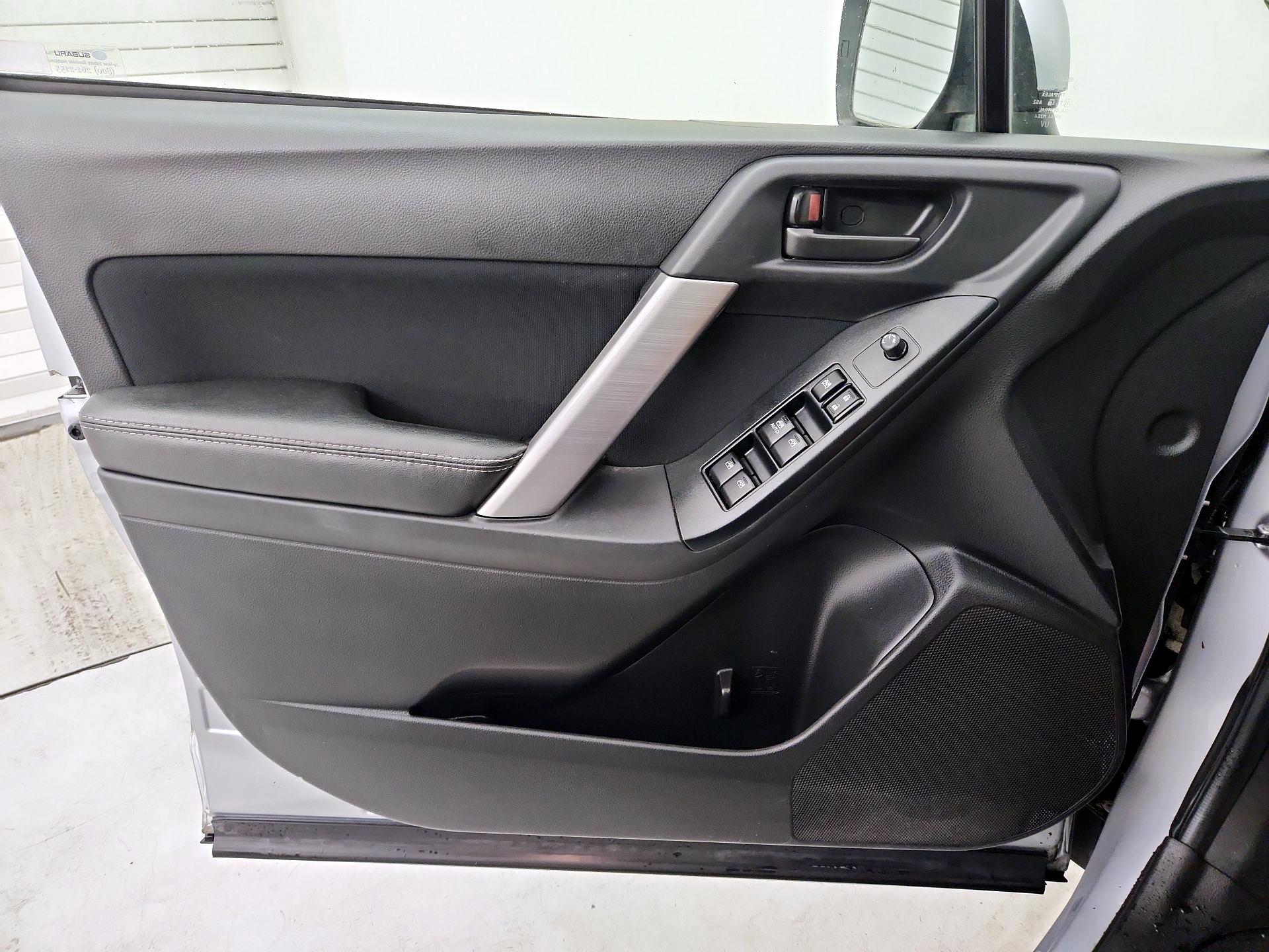 Thumbnail: 2016 Subaru Forester - 12