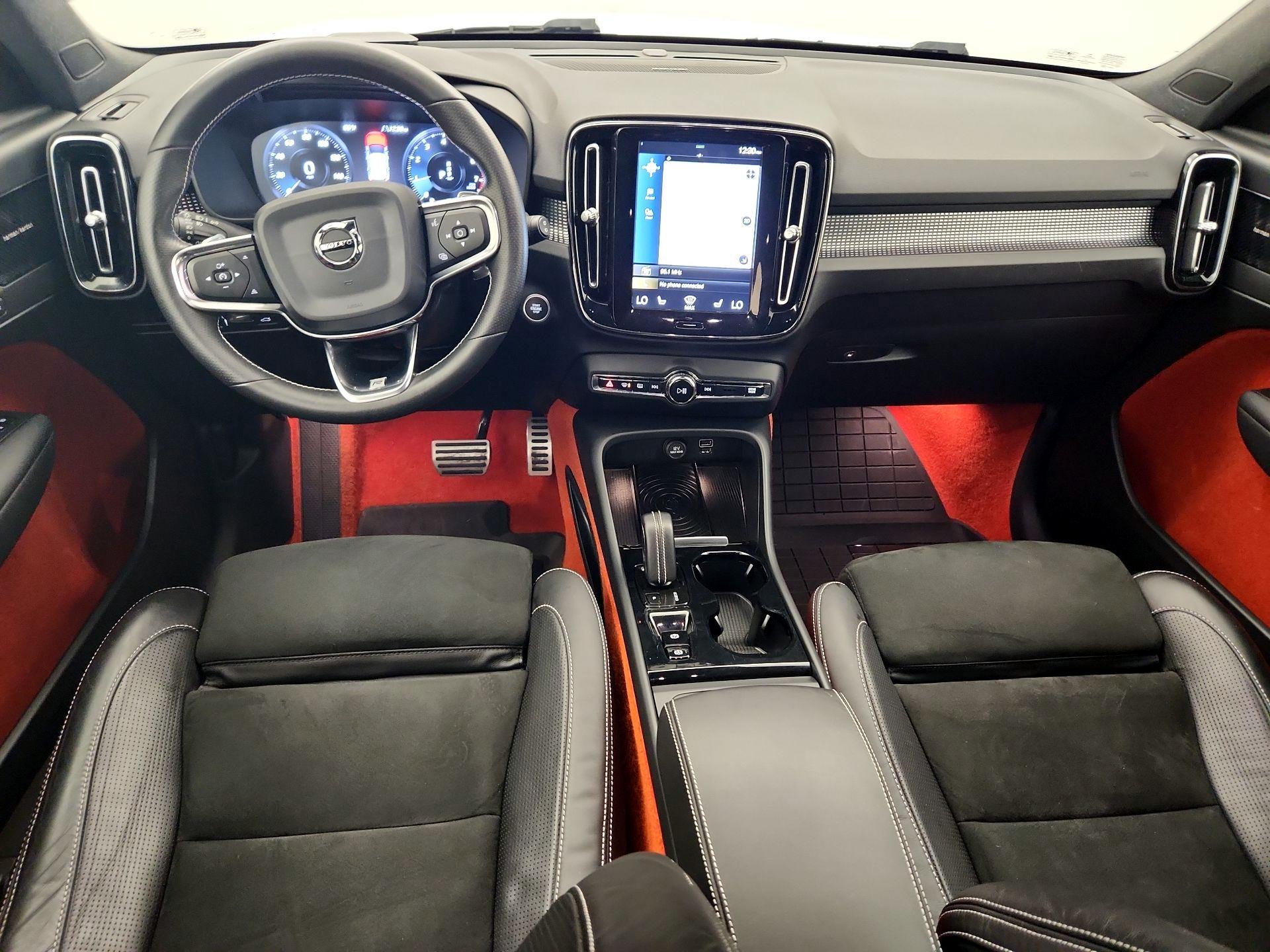 Thumbnail: 2019 Volvo XC40 - 9