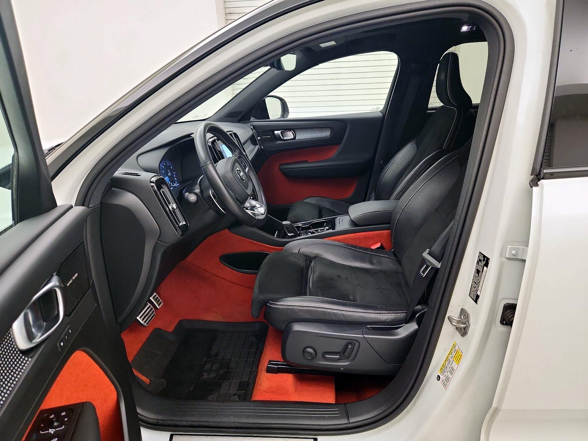 Thumbnail: 2019 Volvo XC40 - 11