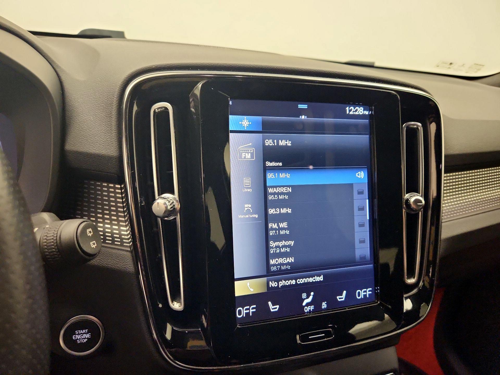 Thumbnail: 2019 Volvo XC40 - 16