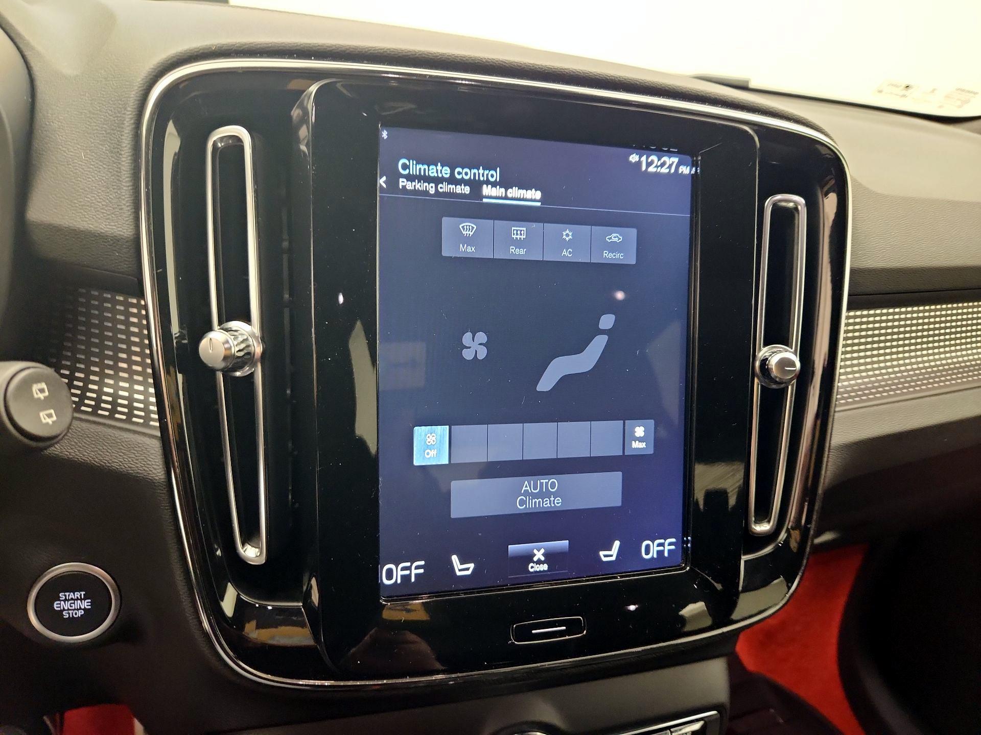 Thumbnail: 2019 Volvo XC40 - 17