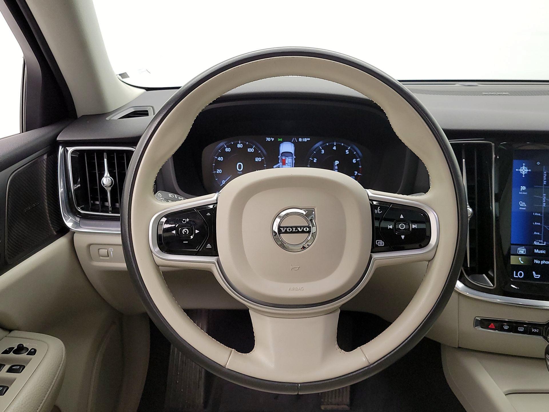 Thumbnail: 2020 Volvo S60 - 10