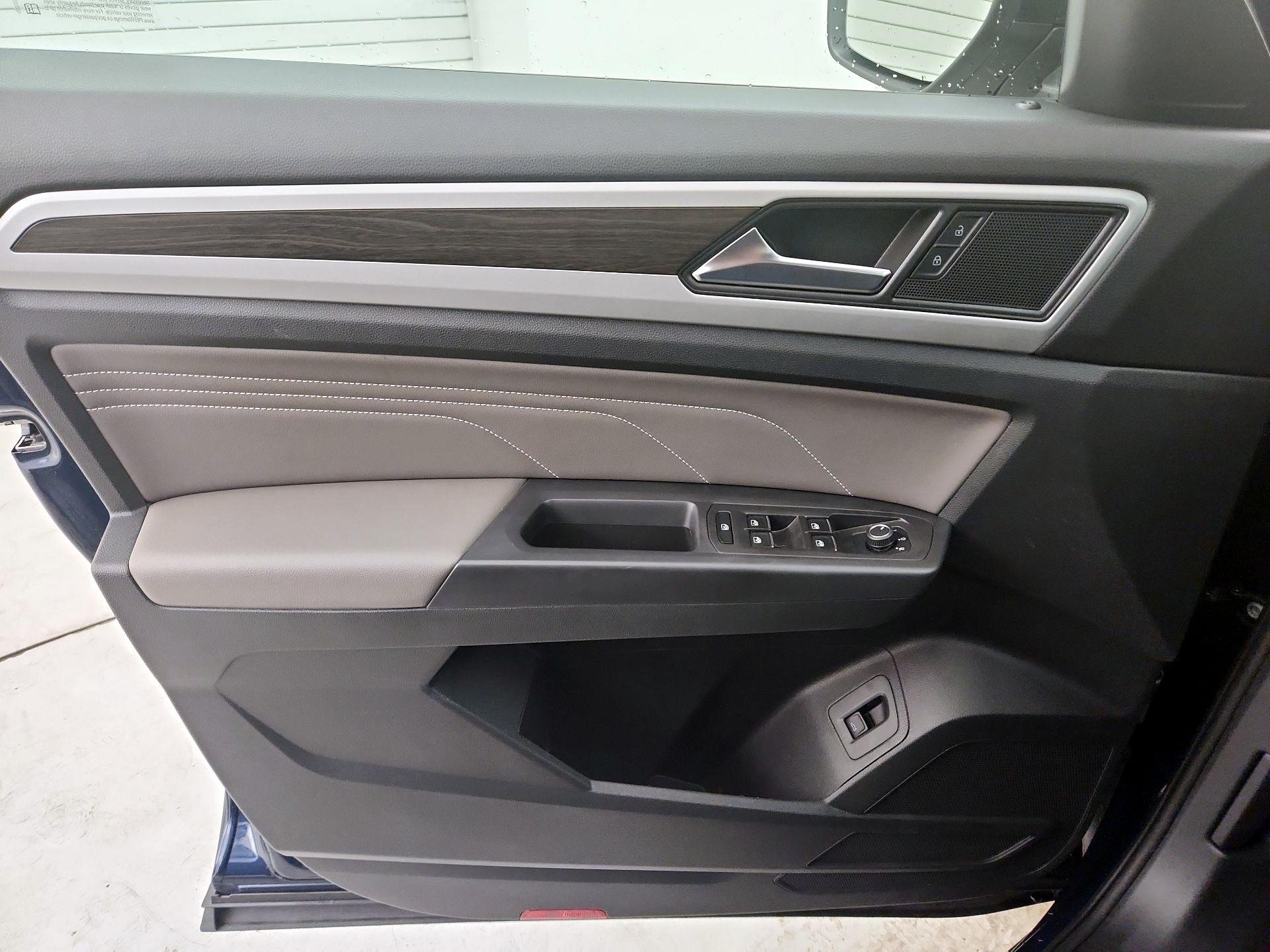 Thumbnail: 2023 Volkswagen Atlas - 12