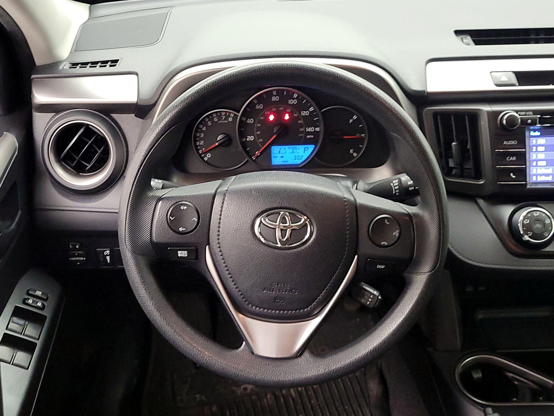 Thumbnail: 2016 Toyota RAV4 - 10