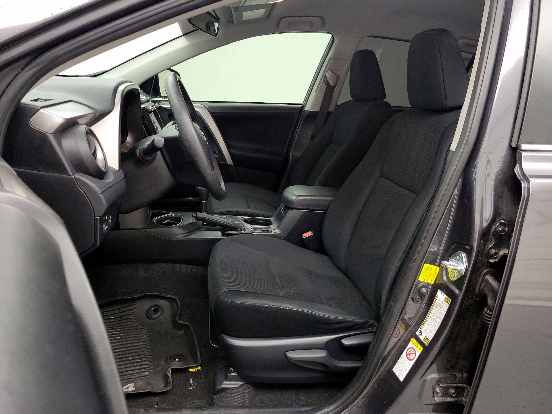 Thumbnail: 2016 Toyota RAV4 - 11