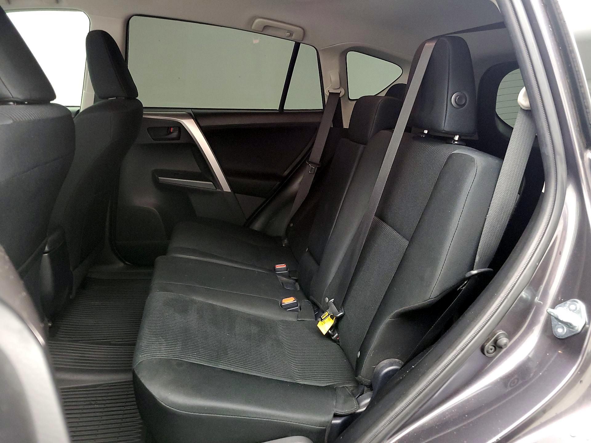 Thumbnail: 2016 Toyota RAV4 - 19