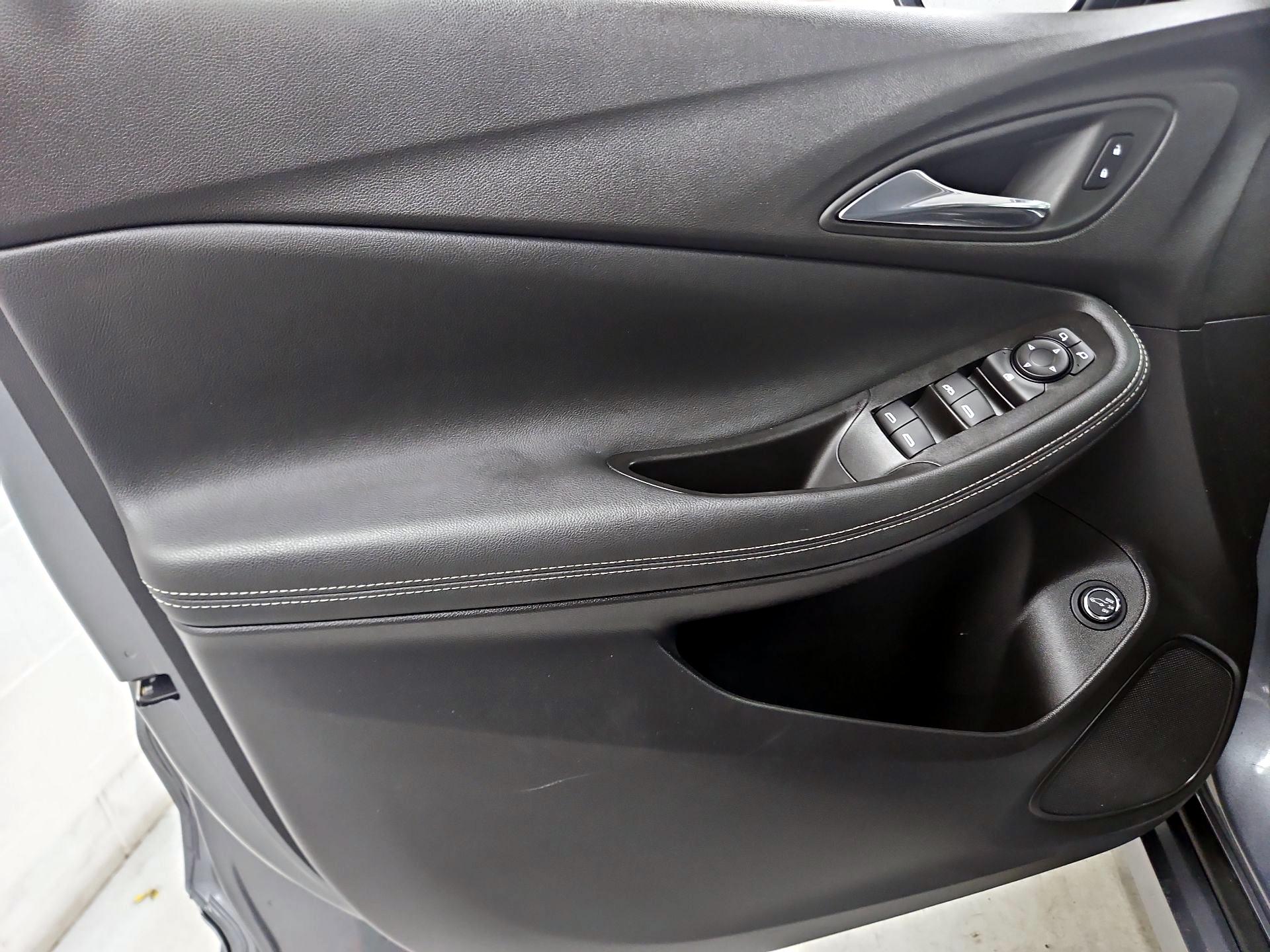 Thumbnail: 2022 Buick Encore GX - 12