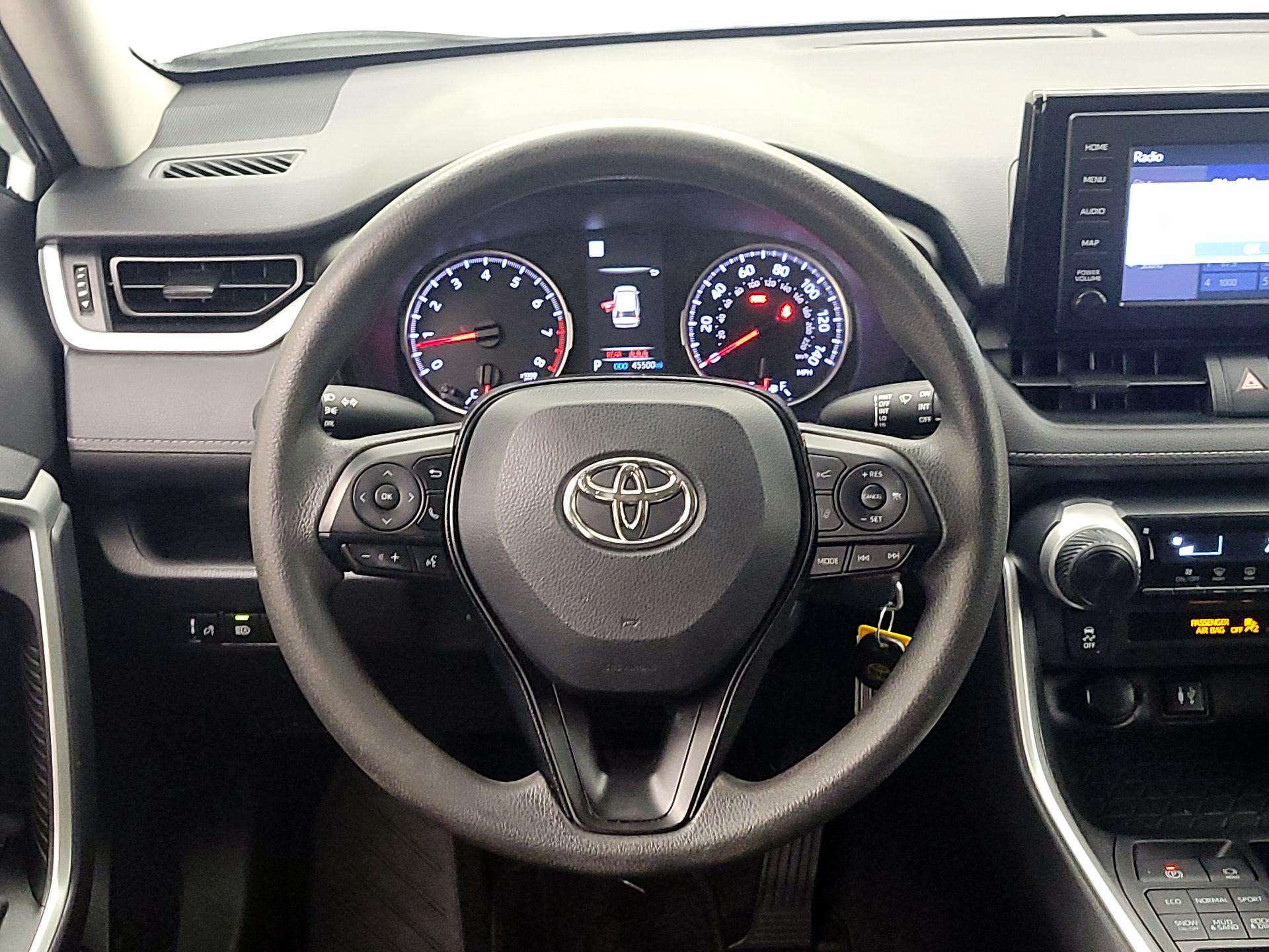 Thumbnail: 2019 Toyota RAV4 - 10