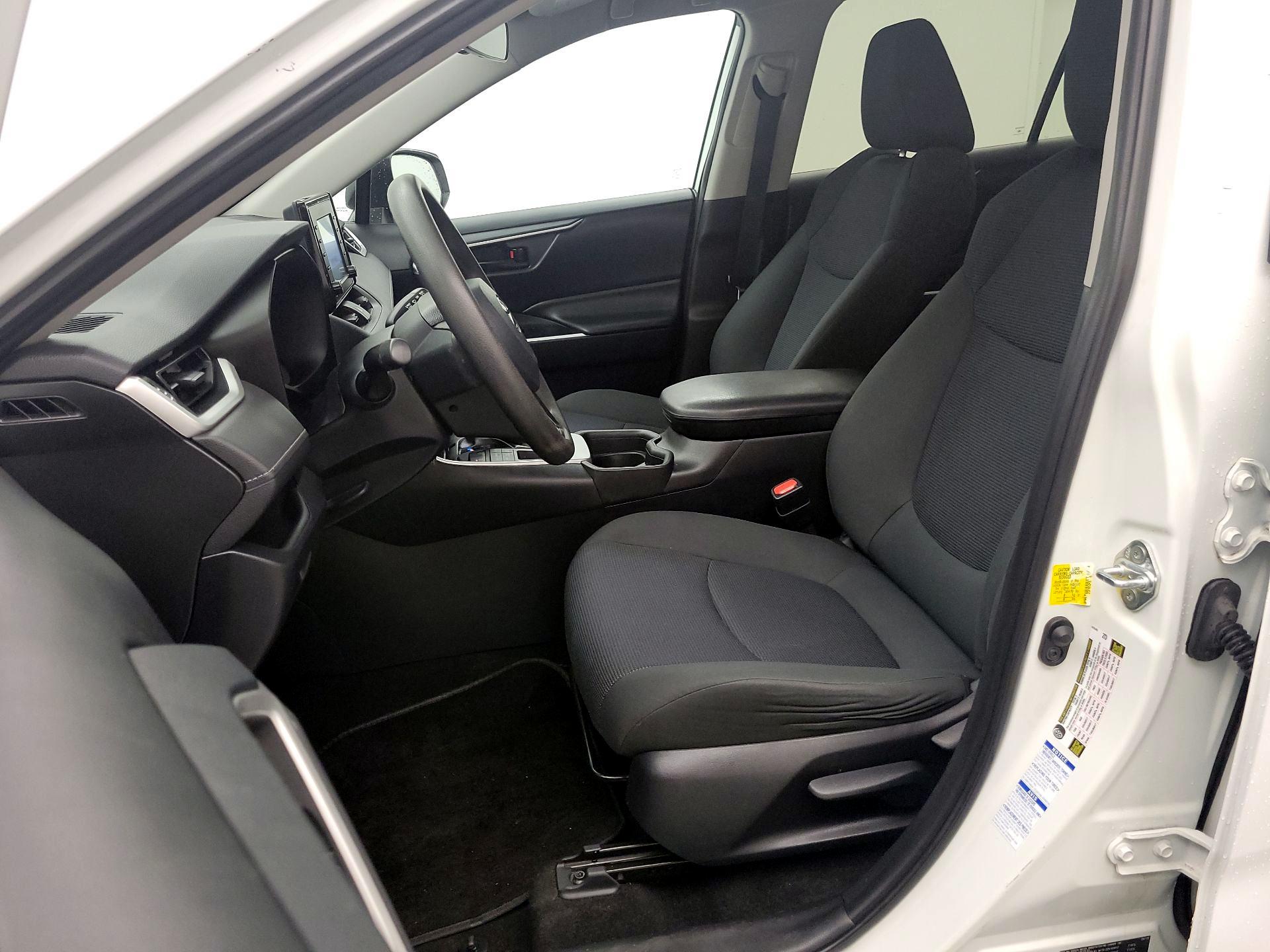 Thumbnail: 2019 Toyota RAV4 - 11