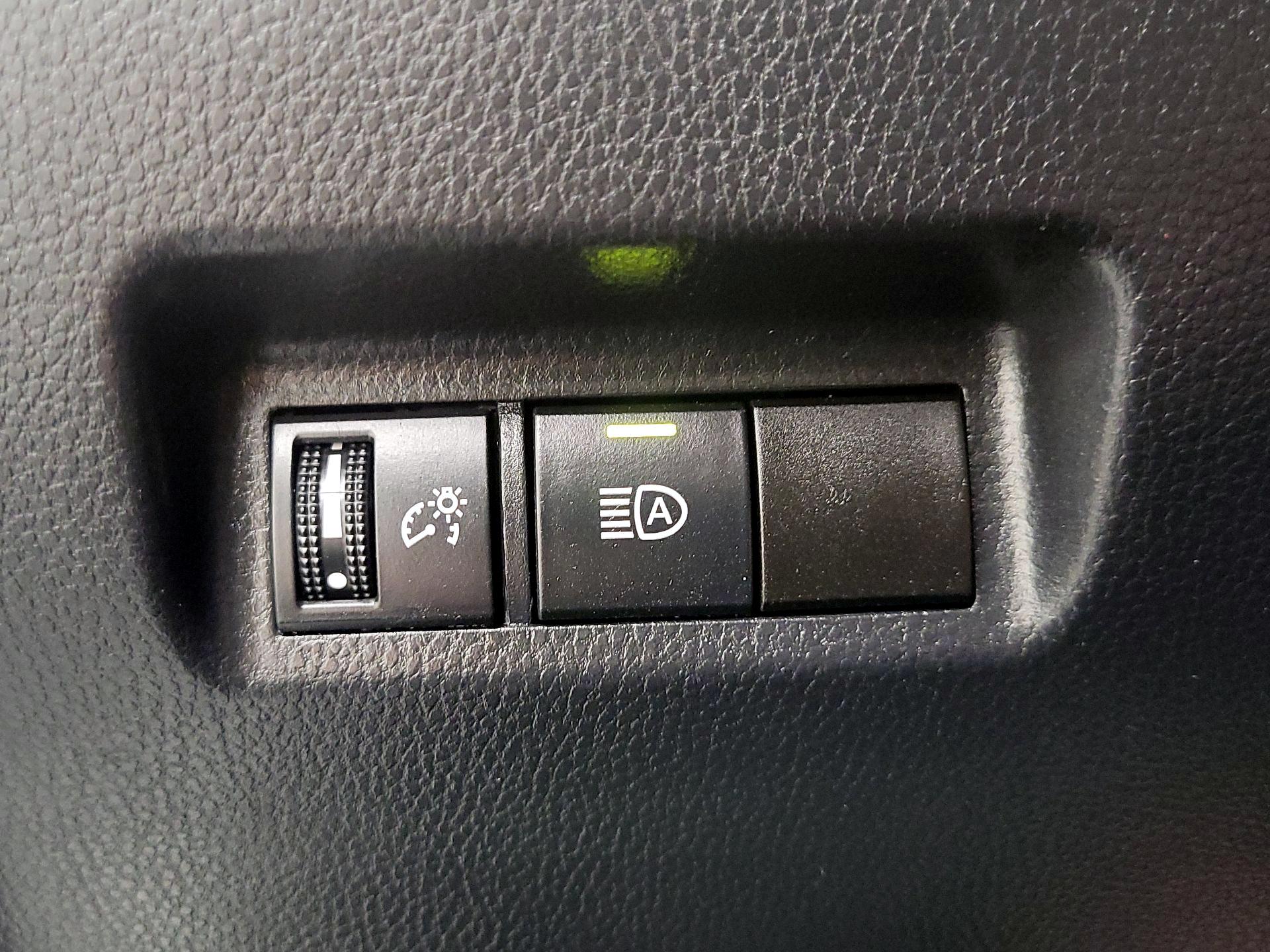 Thumbnail: 2019 Toyota RAV4 - 13