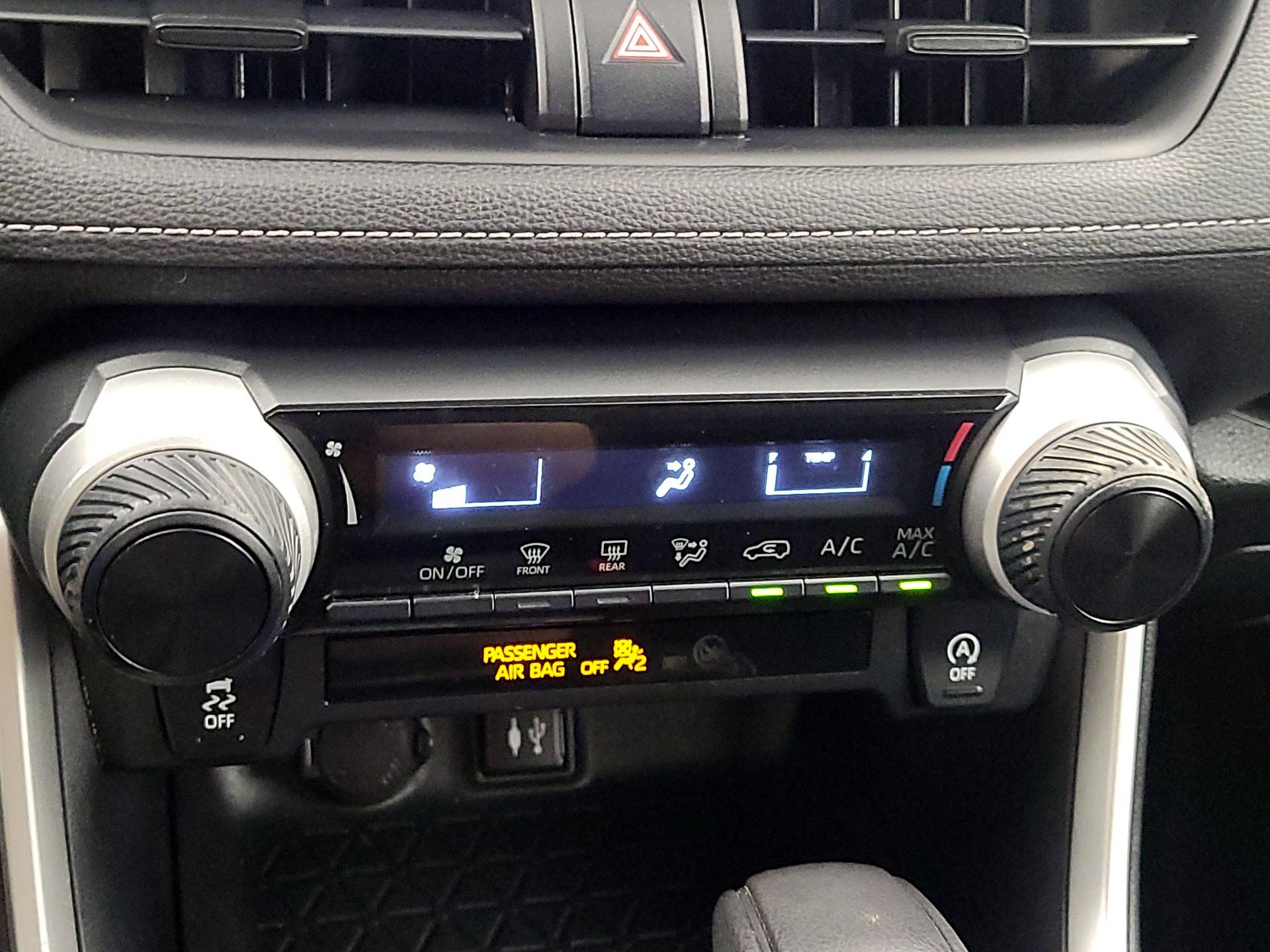 Thumbnail: 2019 Toyota RAV4 - 16