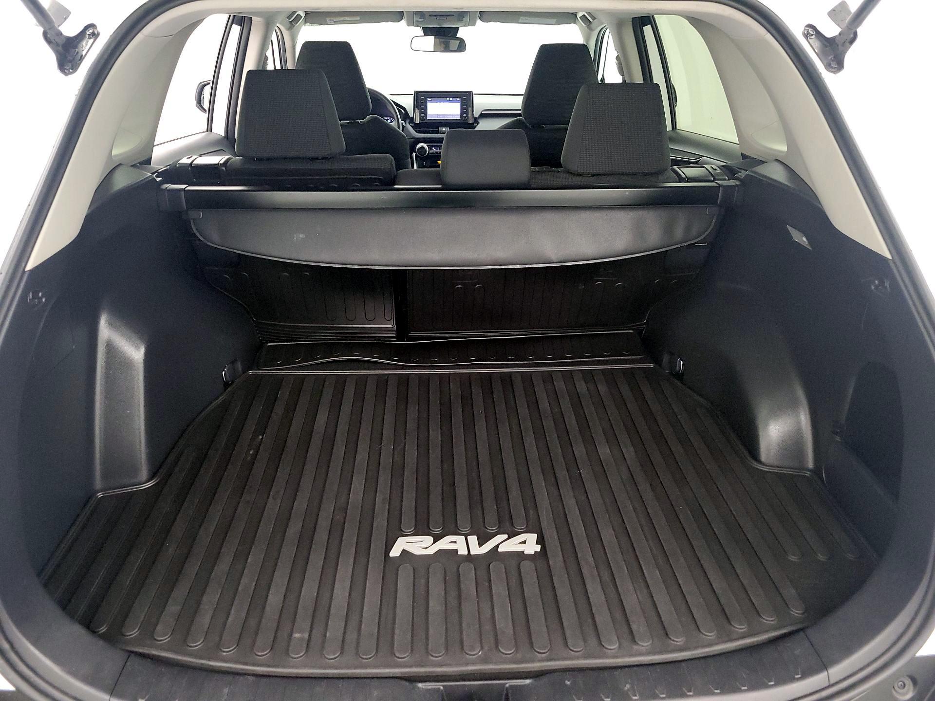 Thumbnail: 2019 Toyota RAV4 - 20