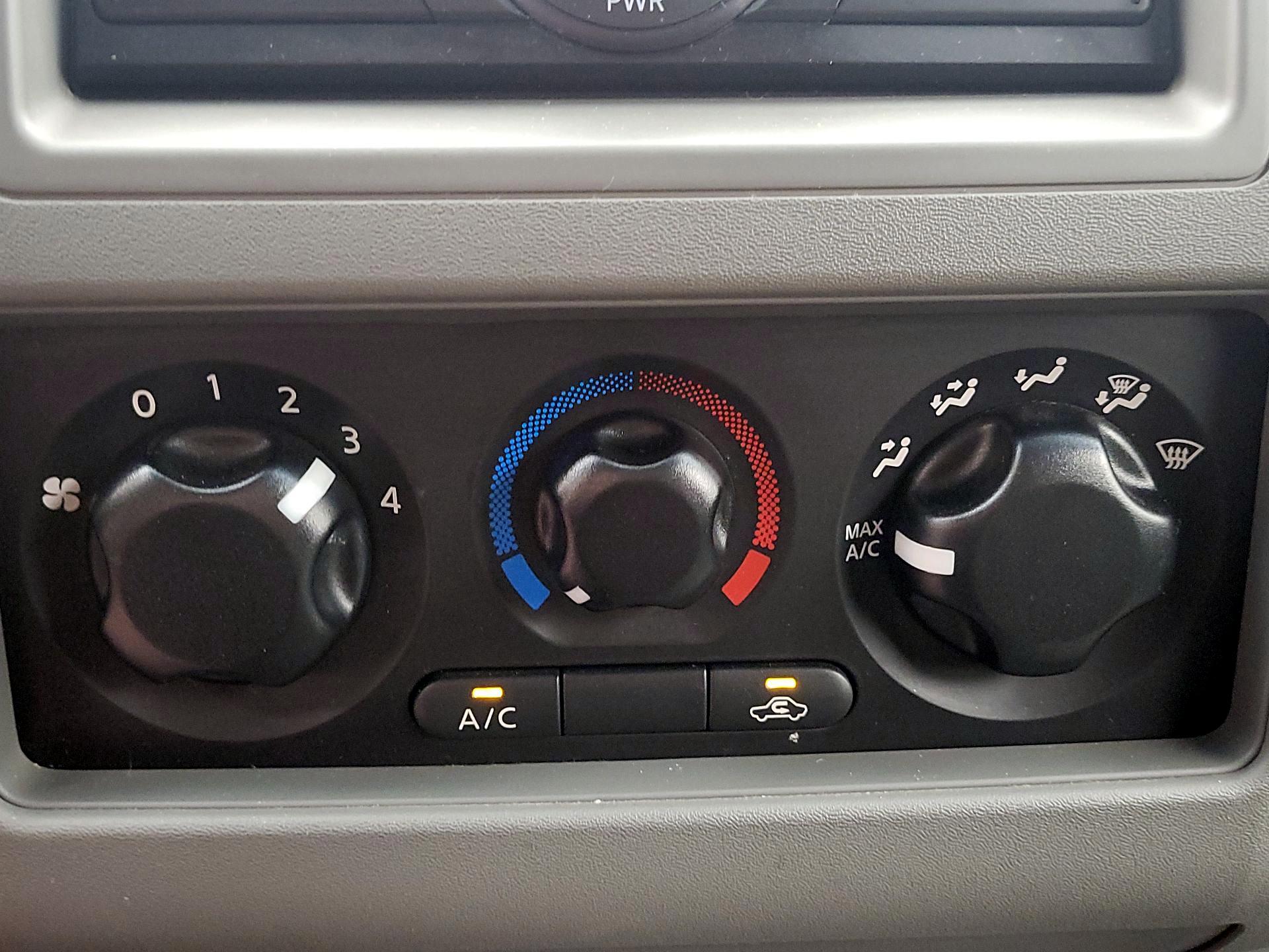 Thumbnail: 2013 Nissan Frontier - 15