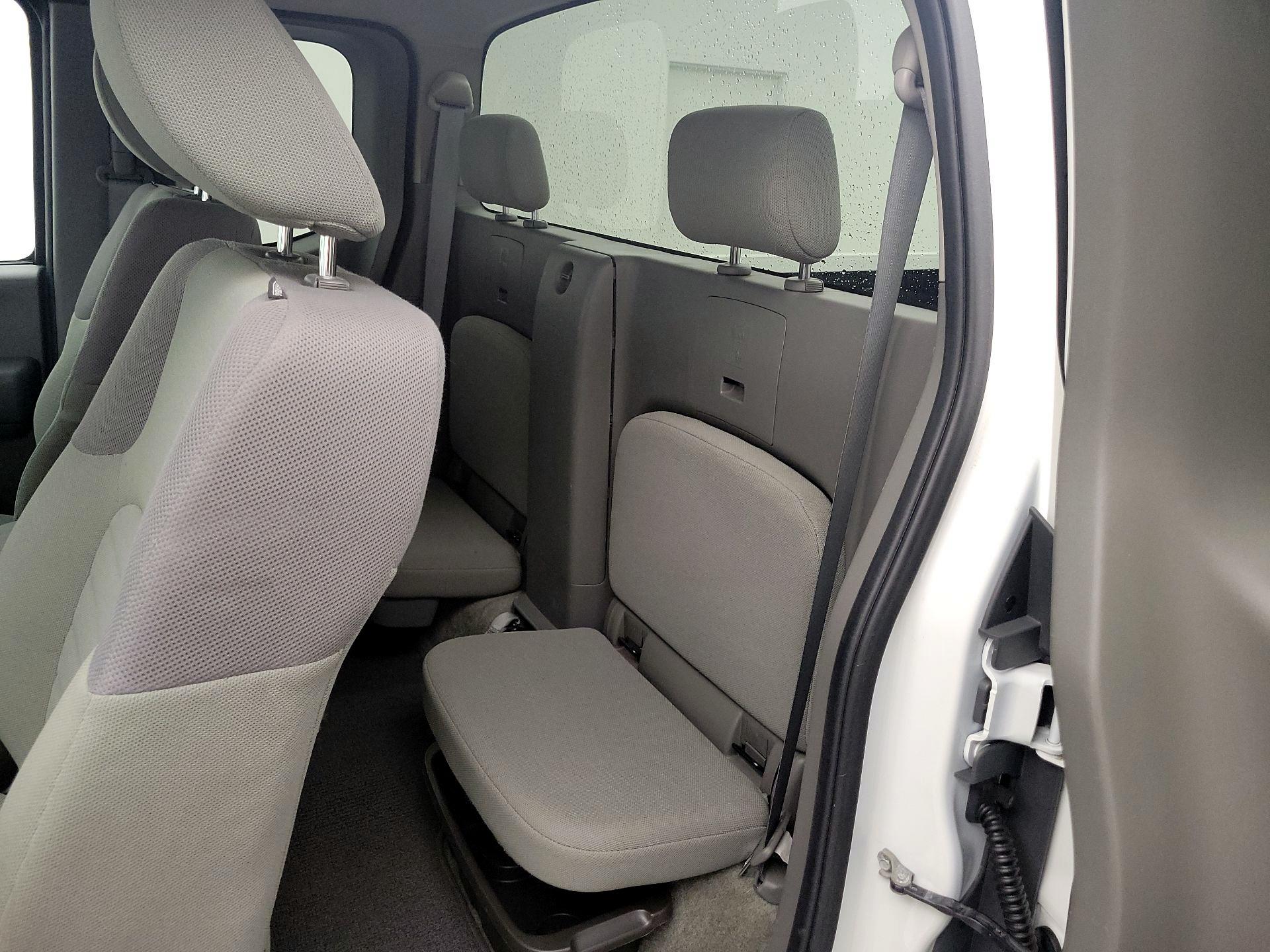 Thumbnail: 2013 Nissan Frontier - 17