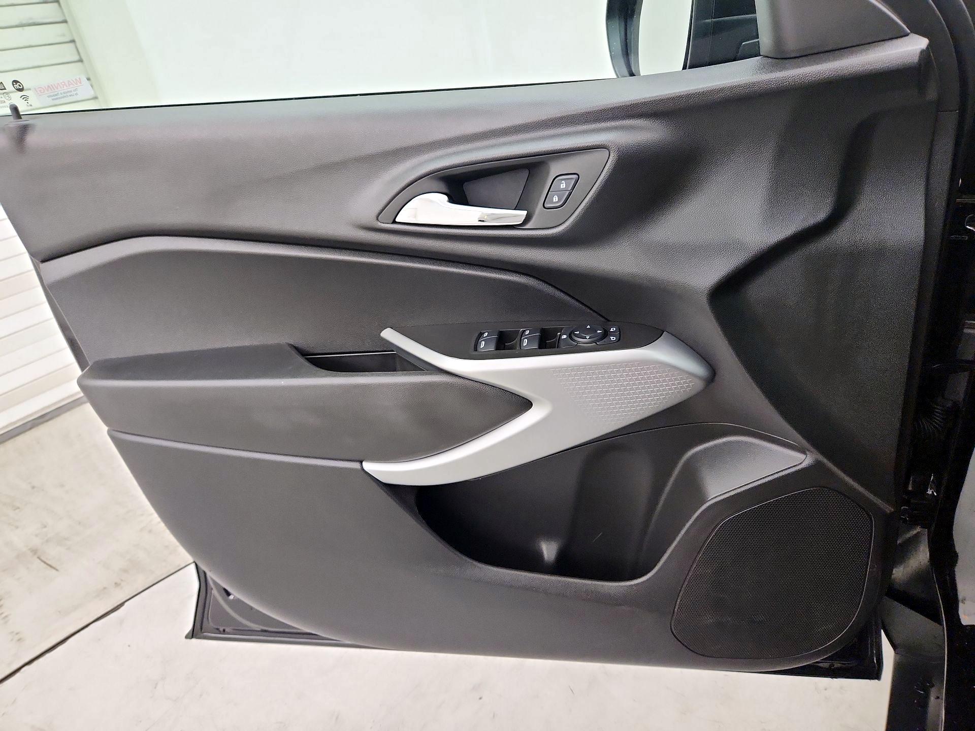 Thumbnail: 2025 Chevrolet Trax - 12