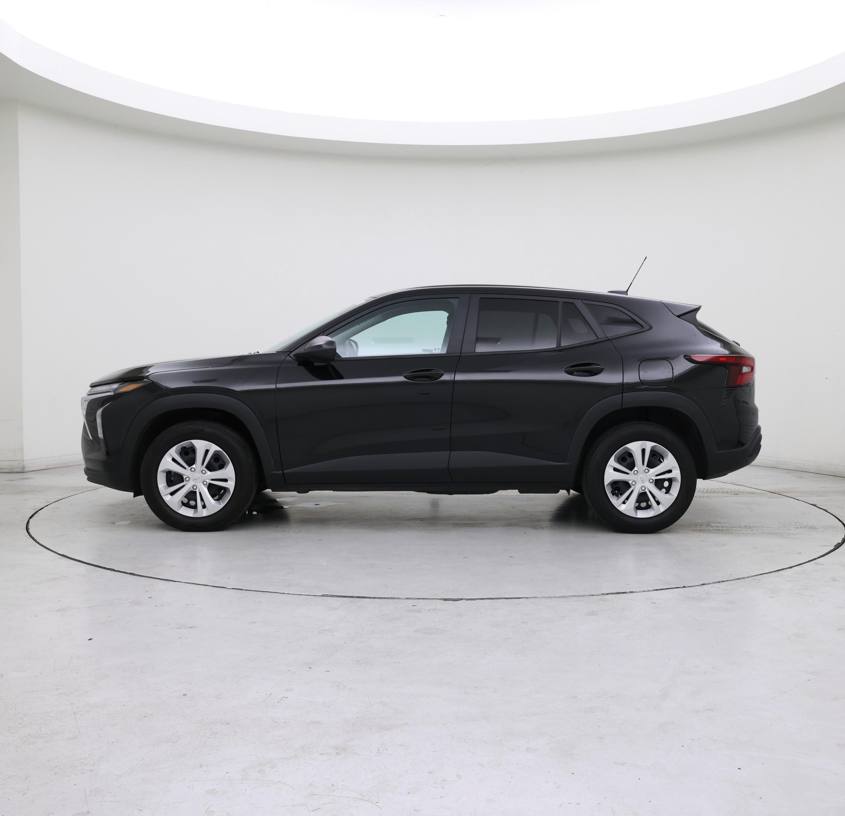 Thumbnail: 2025 Chevrolet Trax - 3