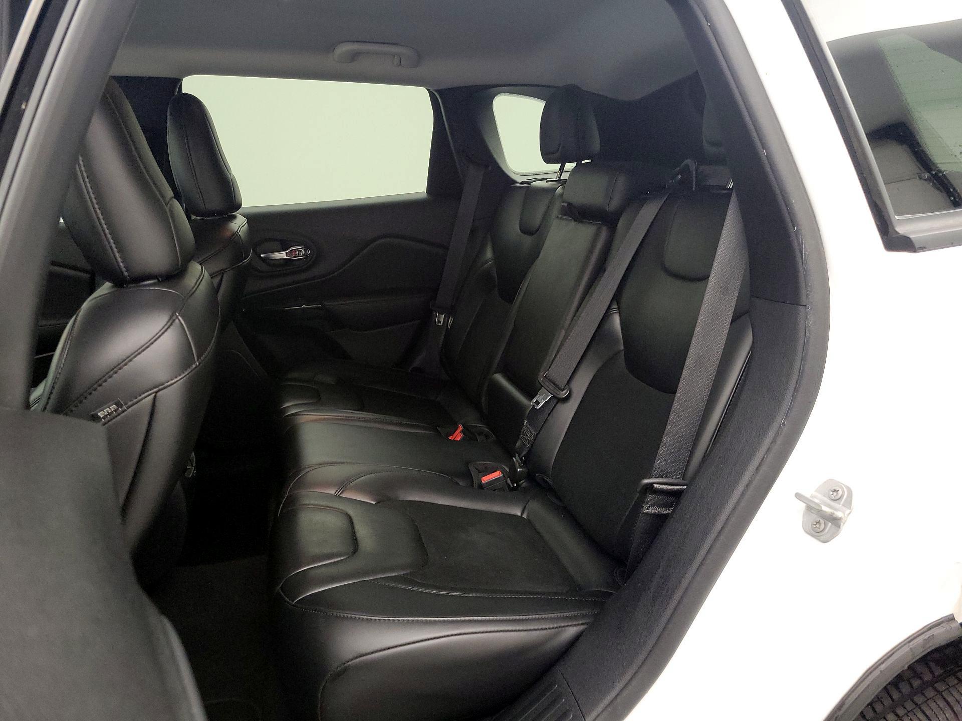 Thumbnail: 2020 Jeep Cherokee - 19