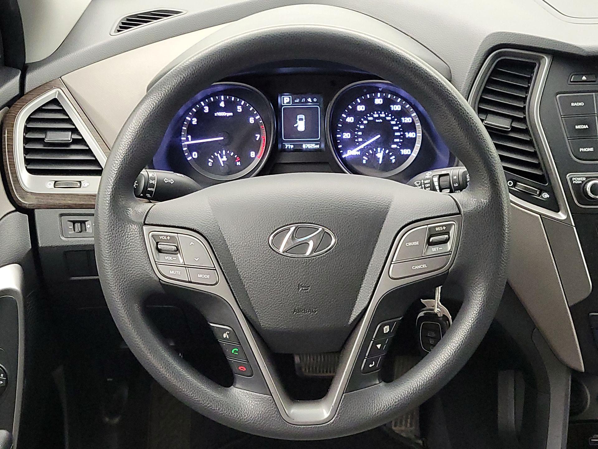 Thumbnail: 2017 Hyundai Santa Fe - 10