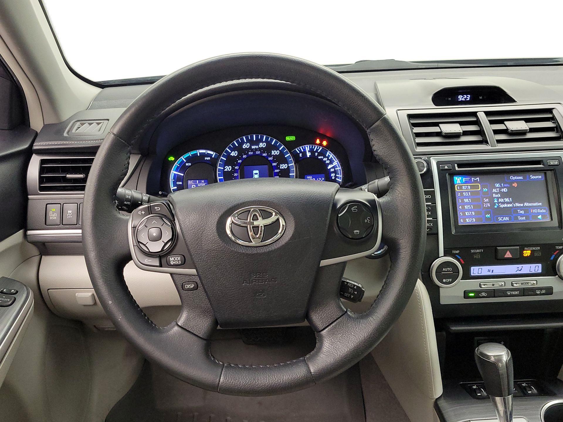 Thumbnail: 2013 Toyota Camry - 10