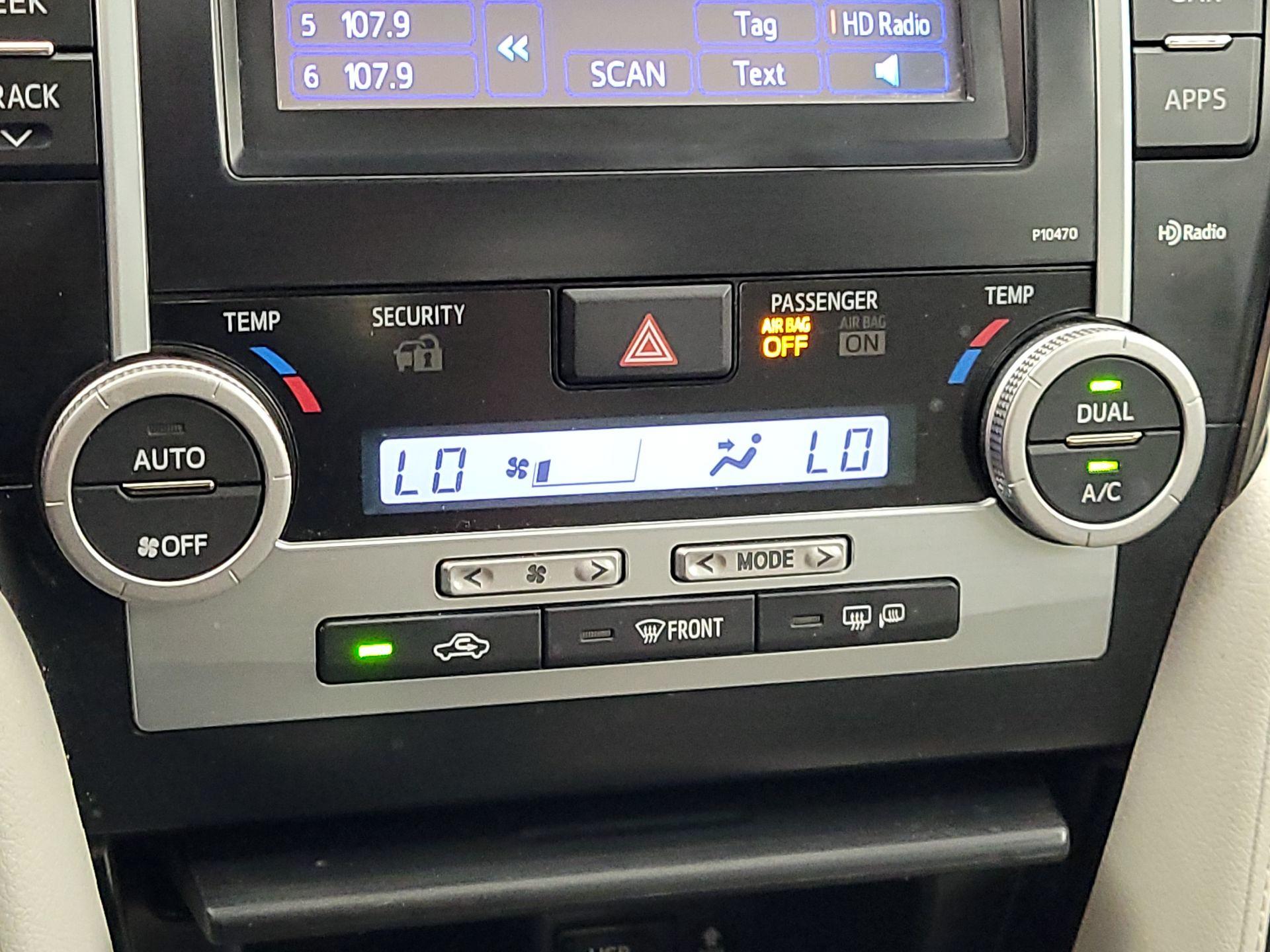 Thumbnail: 2013 Toyota Camry - 16