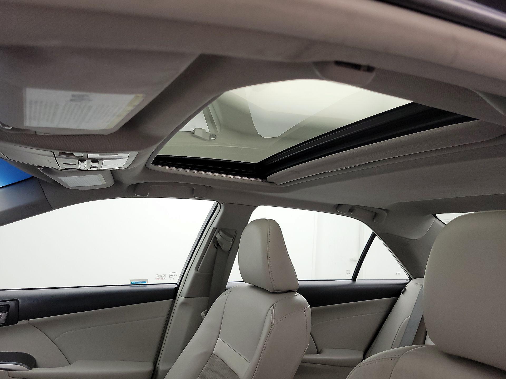 Thumbnail: 2013 Toyota Camry - 19