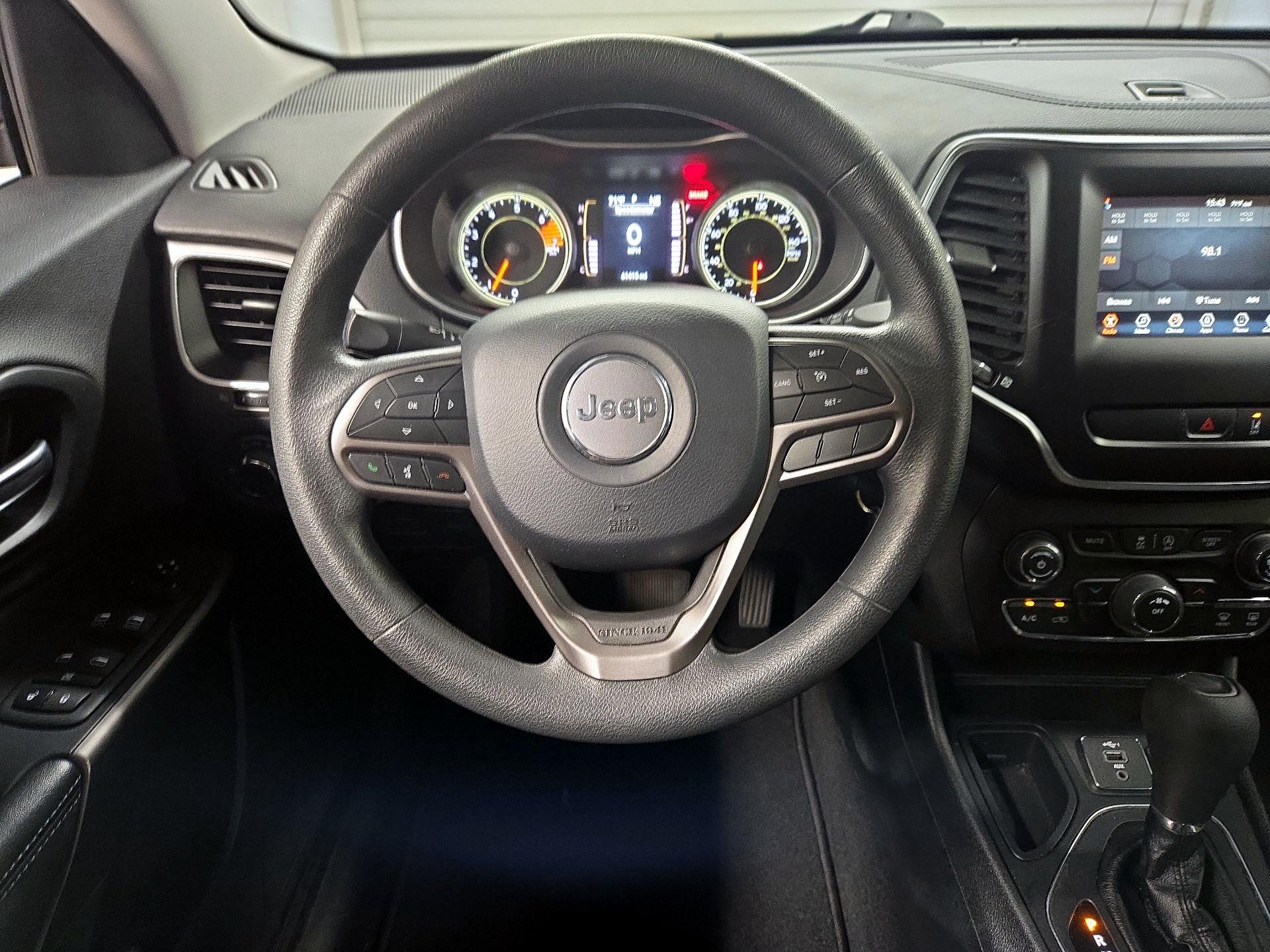 Thumbnail: 2021 Jeep Cherokee - 10