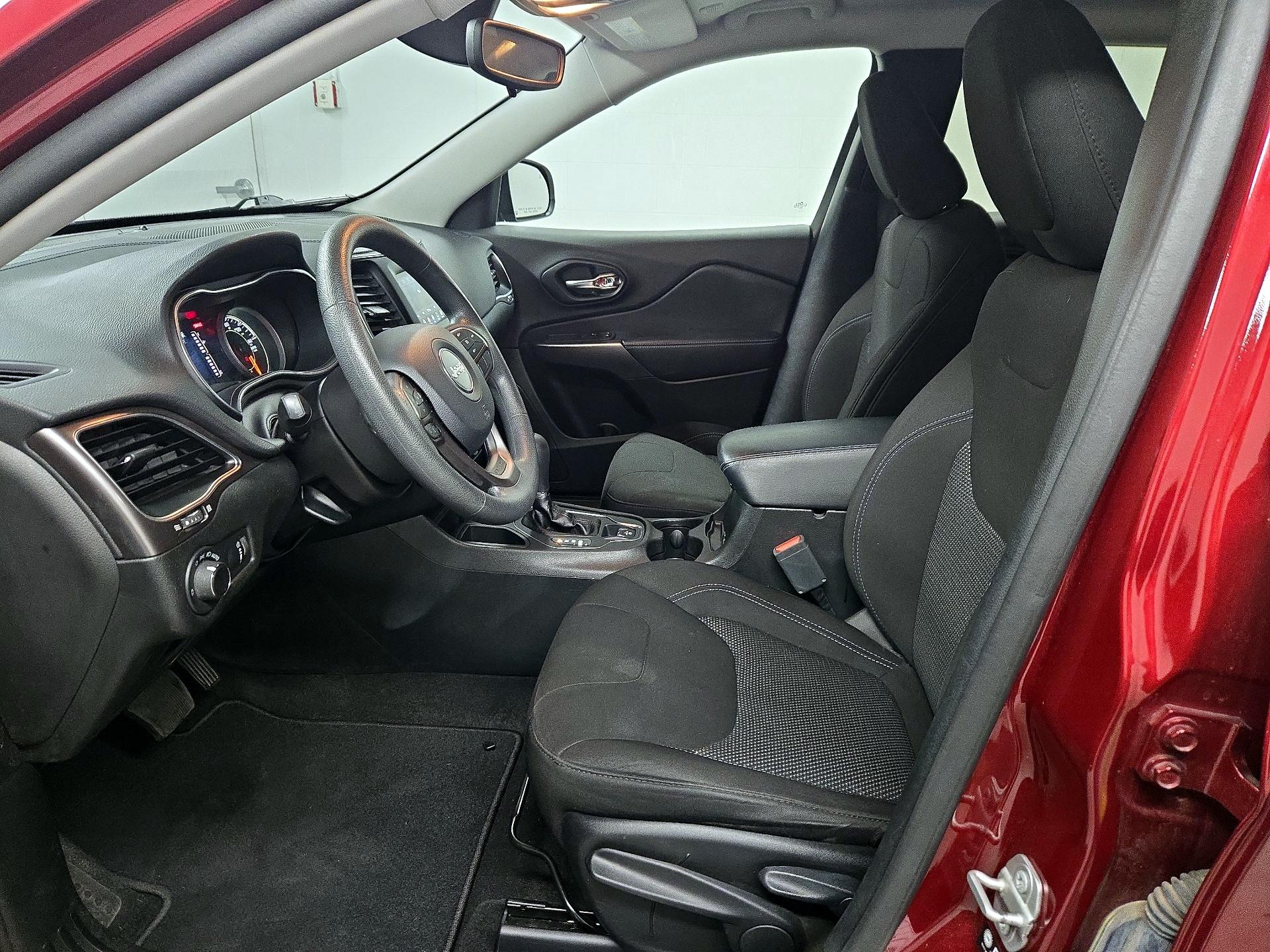Thumbnail: 2021 Jeep Cherokee - 11