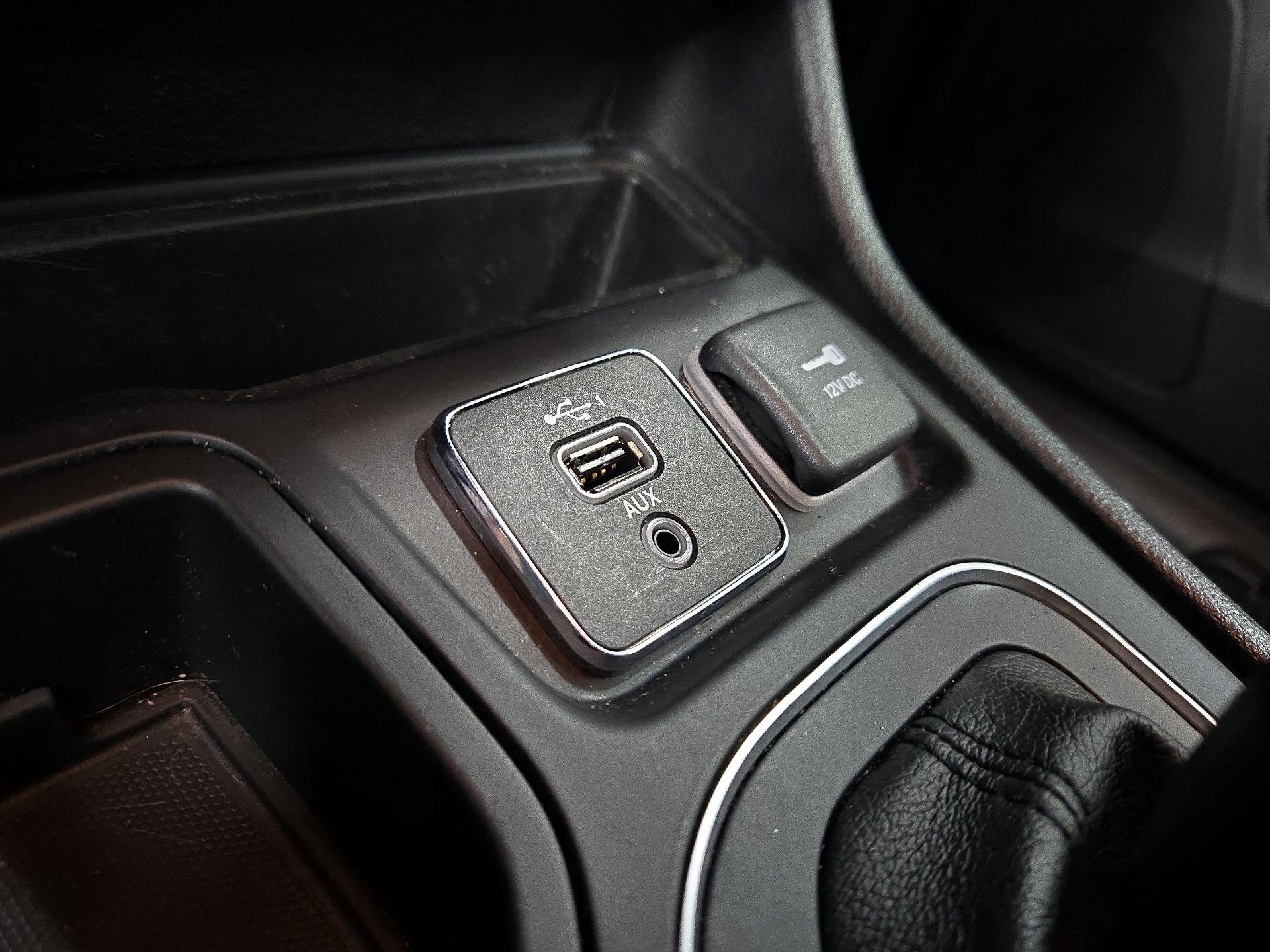 Thumbnail: 2021 Jeep Cherokee - 18