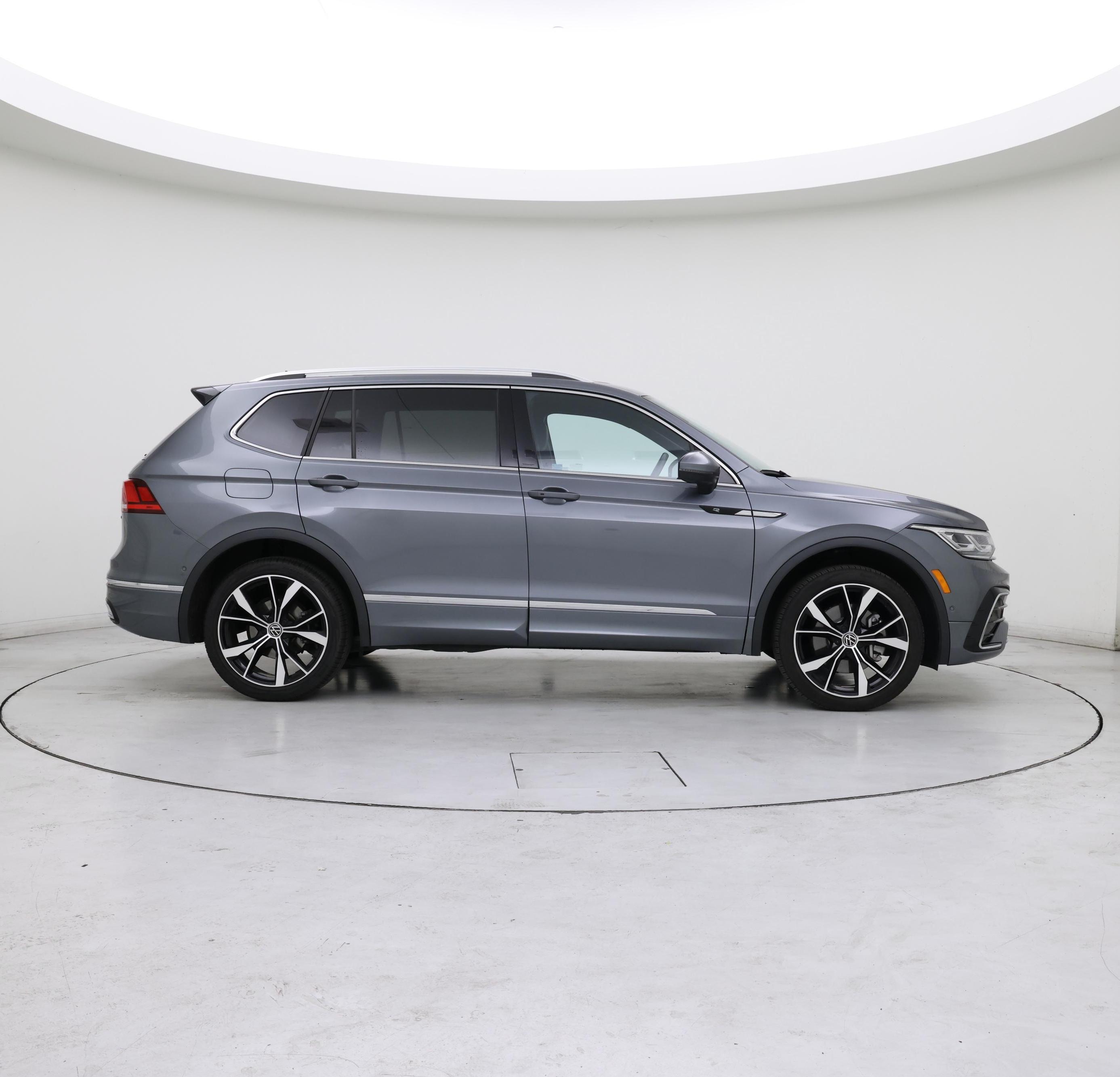 Thumbnail: 2022 Volkswagen Tiguan - 7