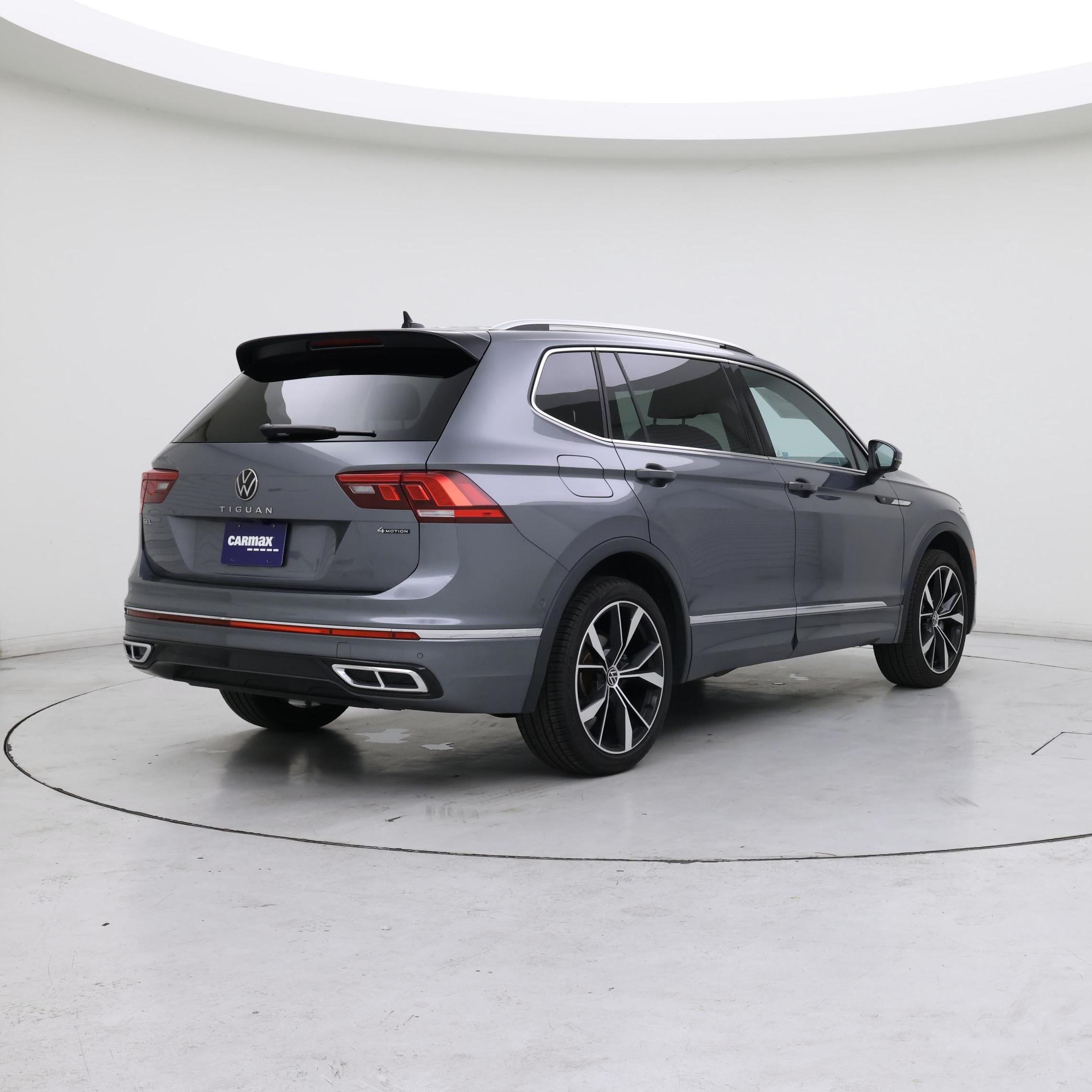 Thumbnail: 2022 Volkswagen Tiguan - 8