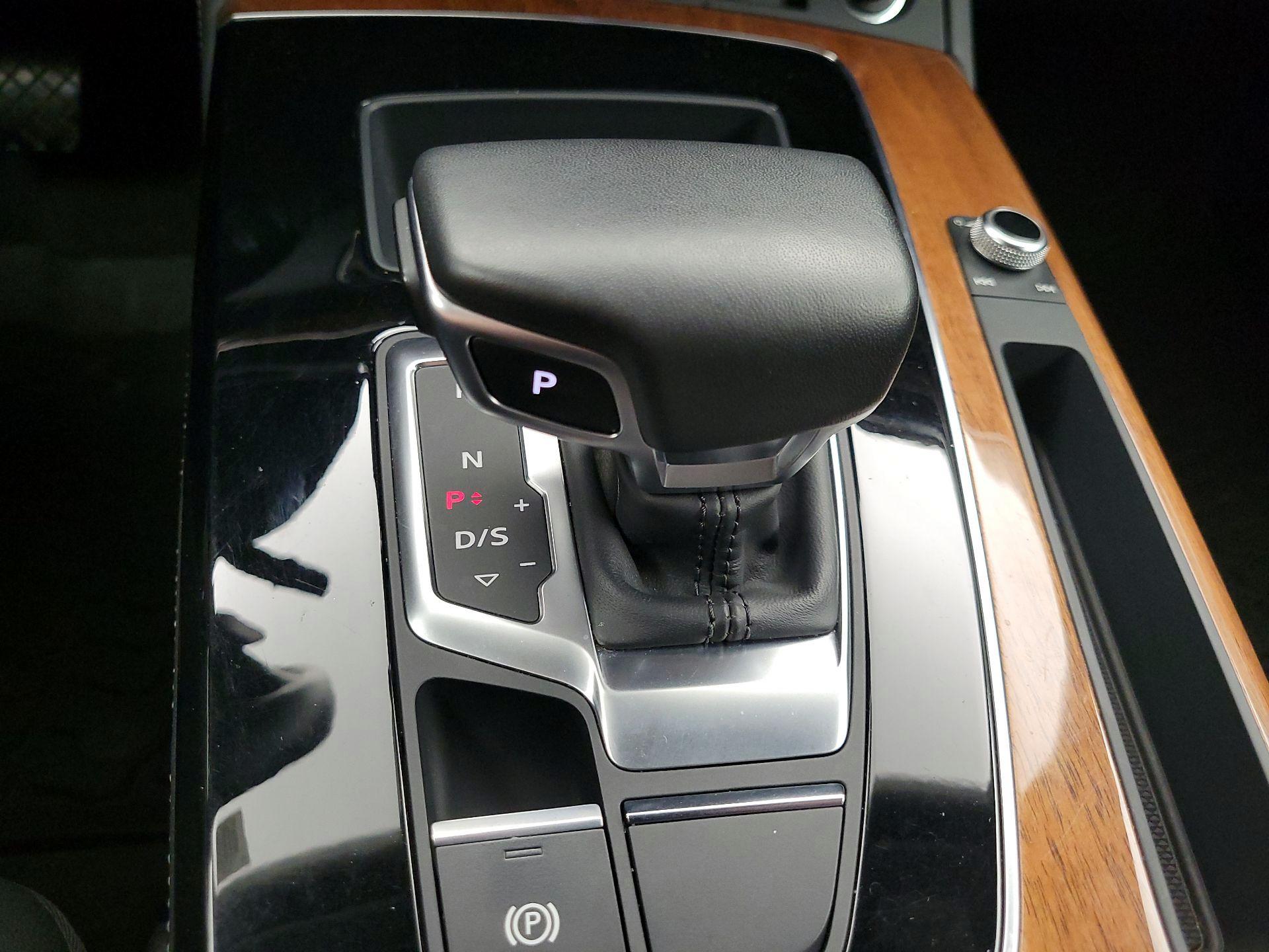 Thumbnail: 2023 Audi Q5 - 18