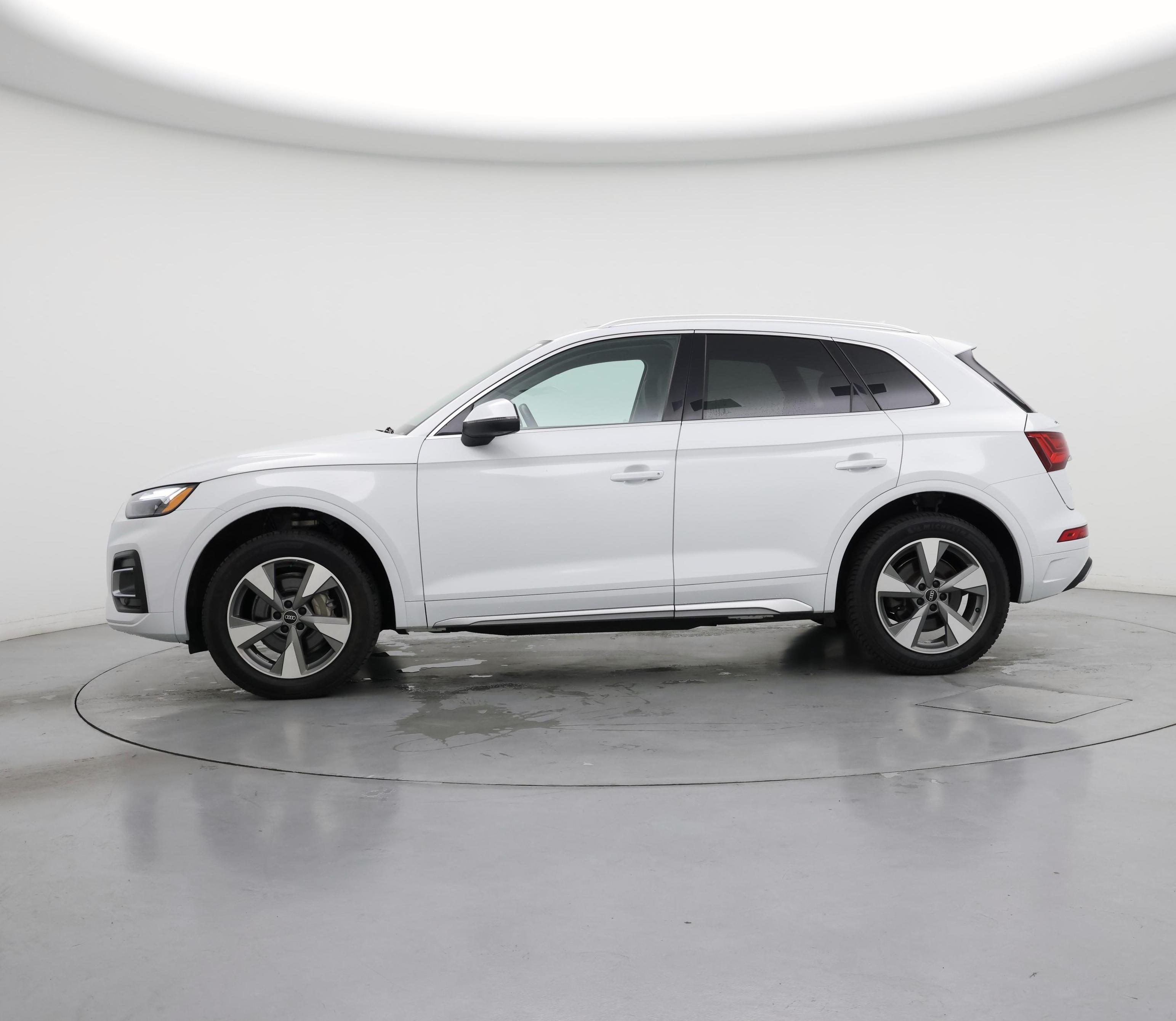 Thumbnail: 2023 Audi Q5 - 3