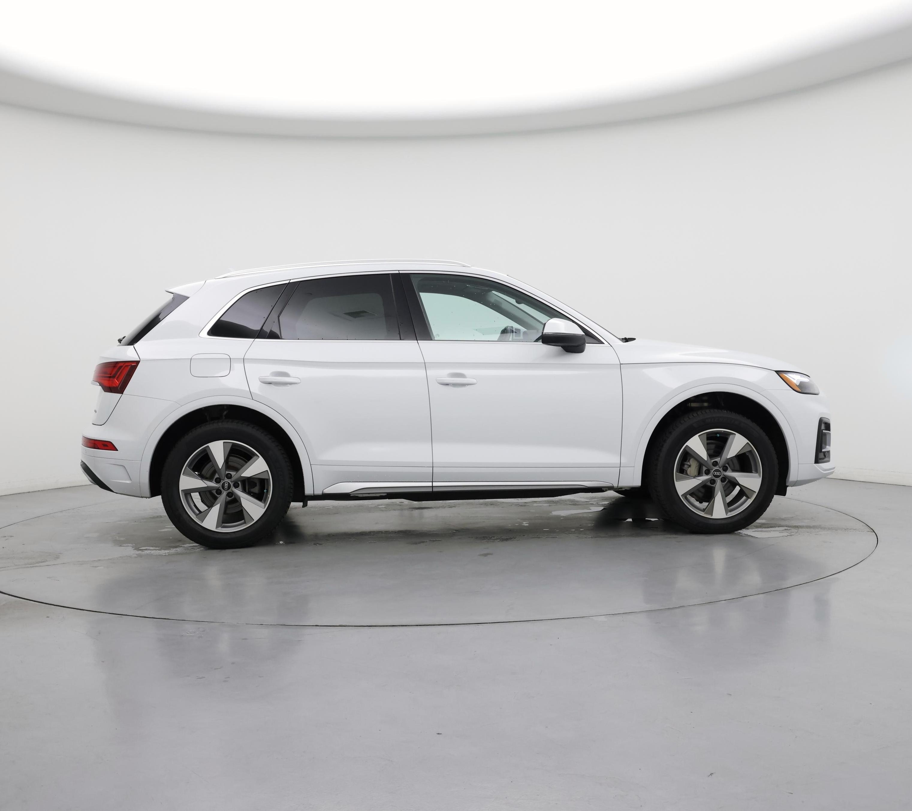 Thumbnail: 2023 Audi Q5 - 7