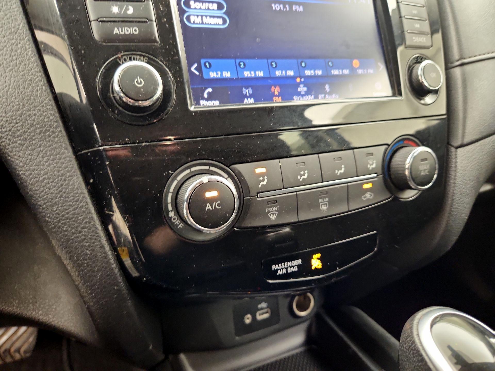 Thumbnail: 2019 Nissan Rogue - 16