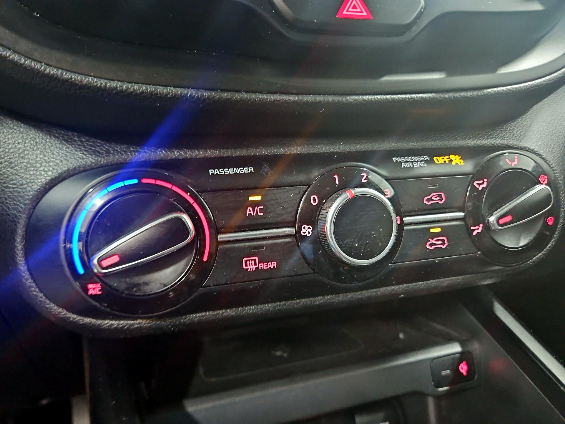 Thumbnail: 2020 Kia Soul - 16