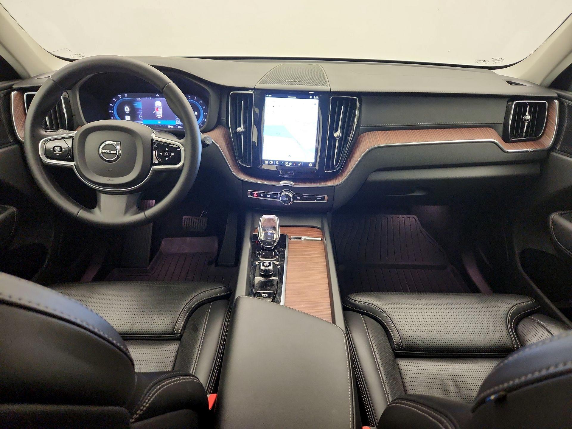 Thumbnail: 2023 Volvo XC60 - 9