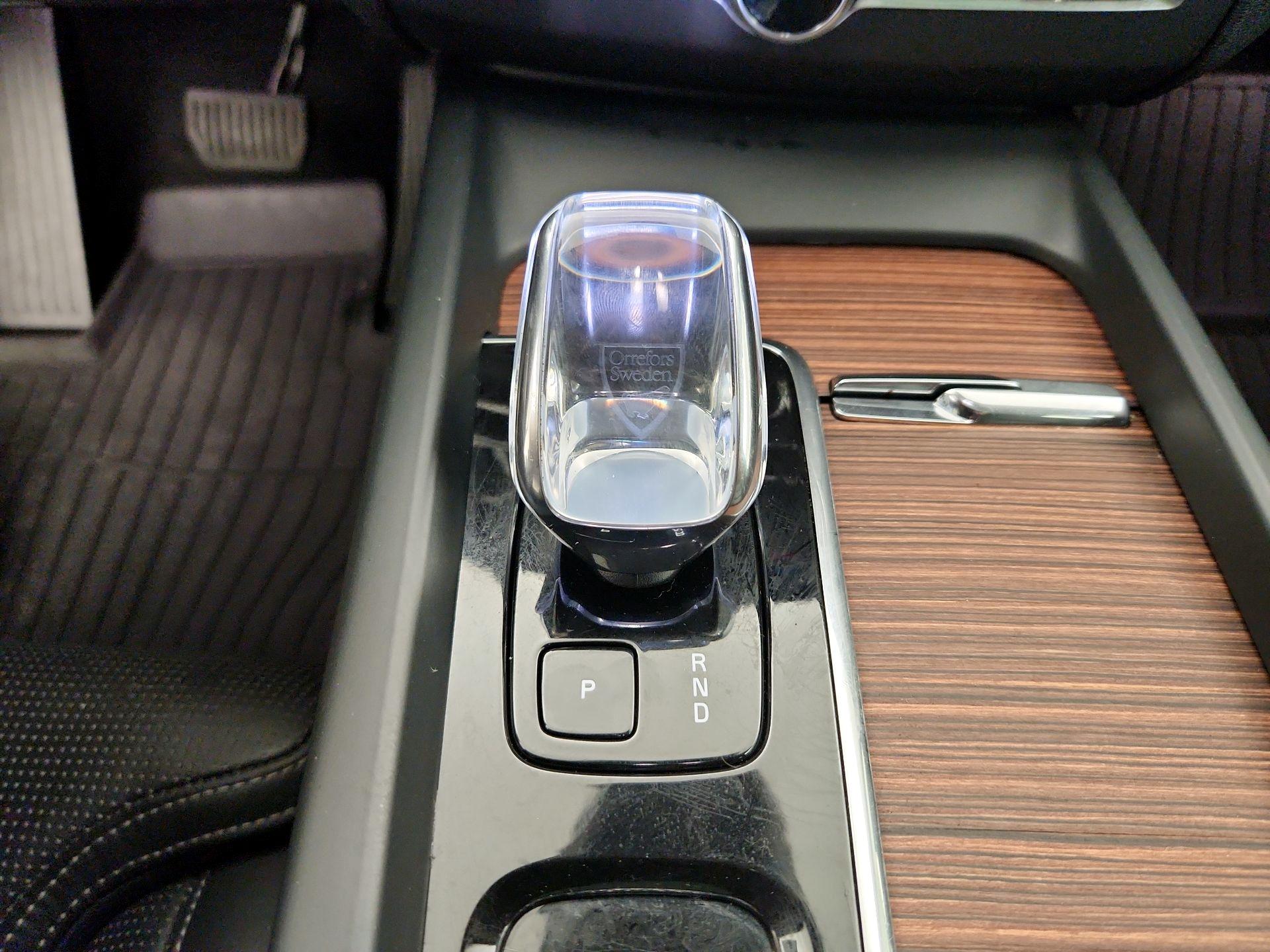 Thumbnail: 2023 Volvo XC60 - 18