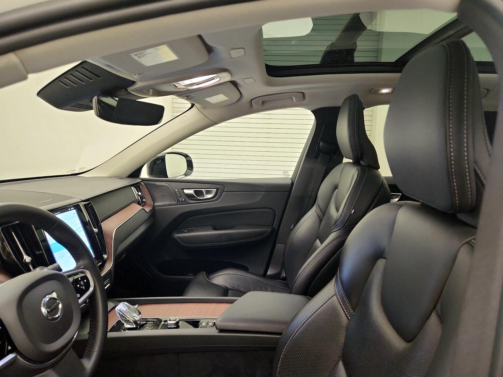 Thumbnail: 2023 Volvo XC60 - 20