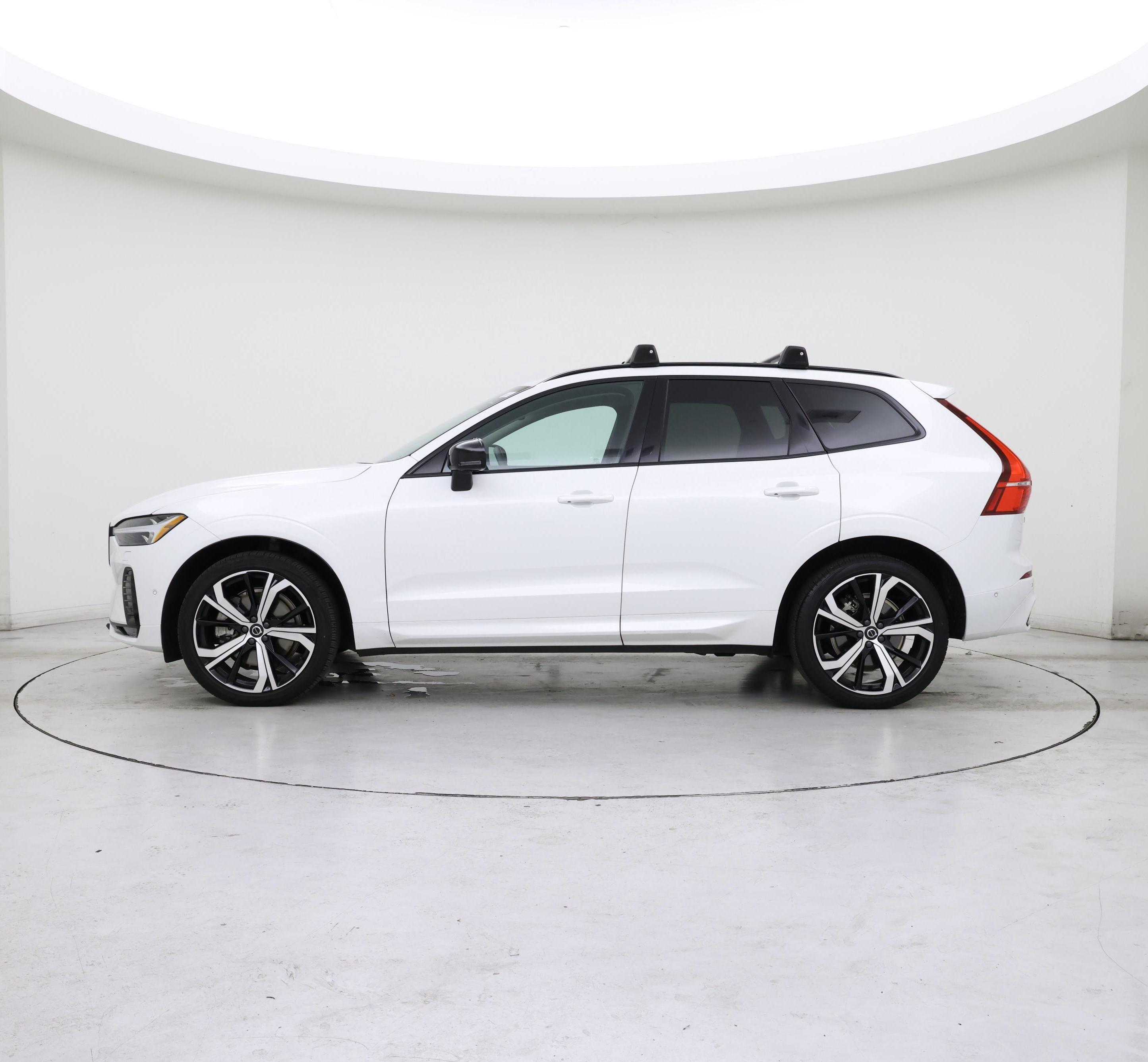 Thumbnail: 2023 Volvo XC60 - 3