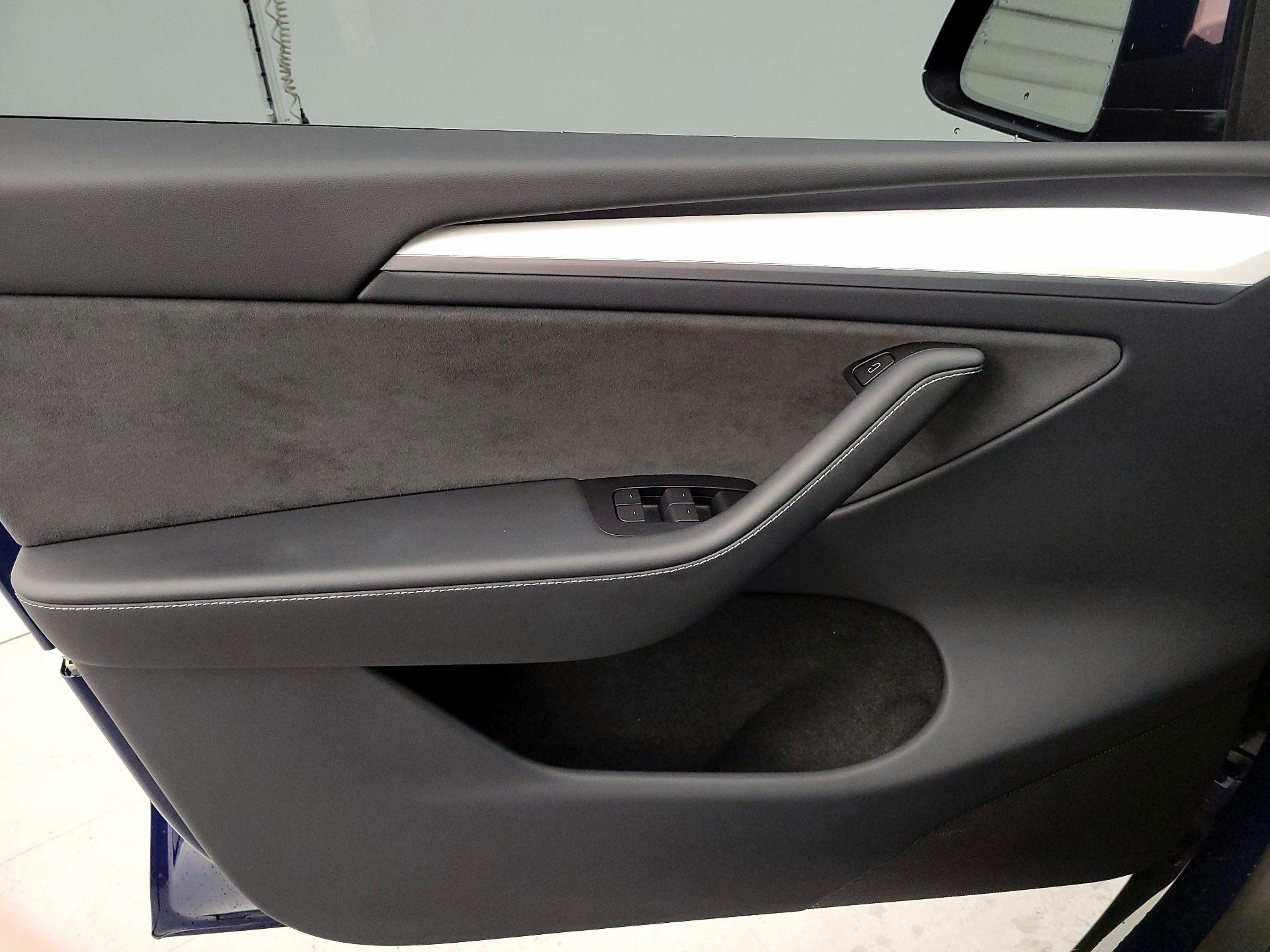 Thumbnail: 2023 Tesla Model Y - 12
