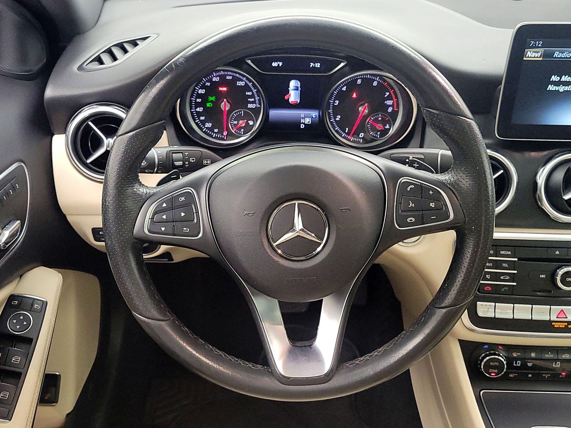 Thumbnail: 2018 Mercedes-Benz GLA - 10