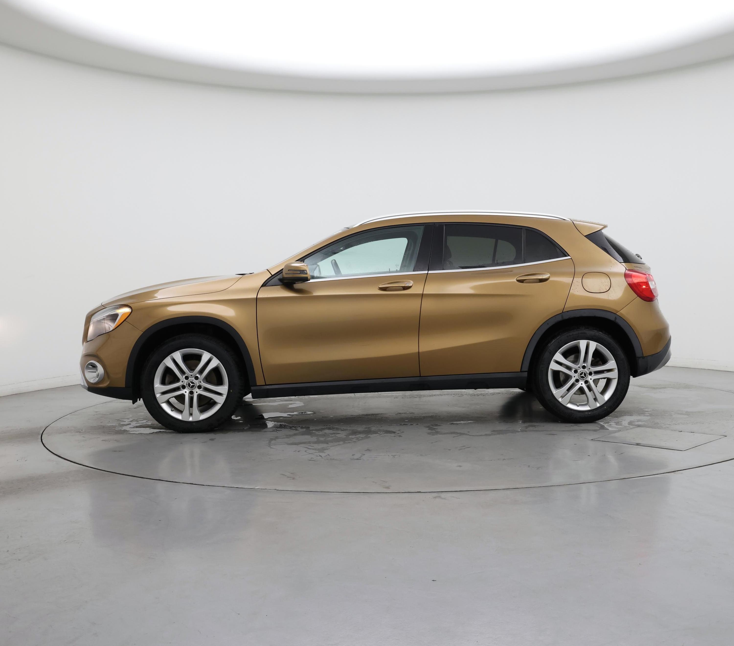 Thumbnail: 2018 Mercedes-Benz GLA - 3