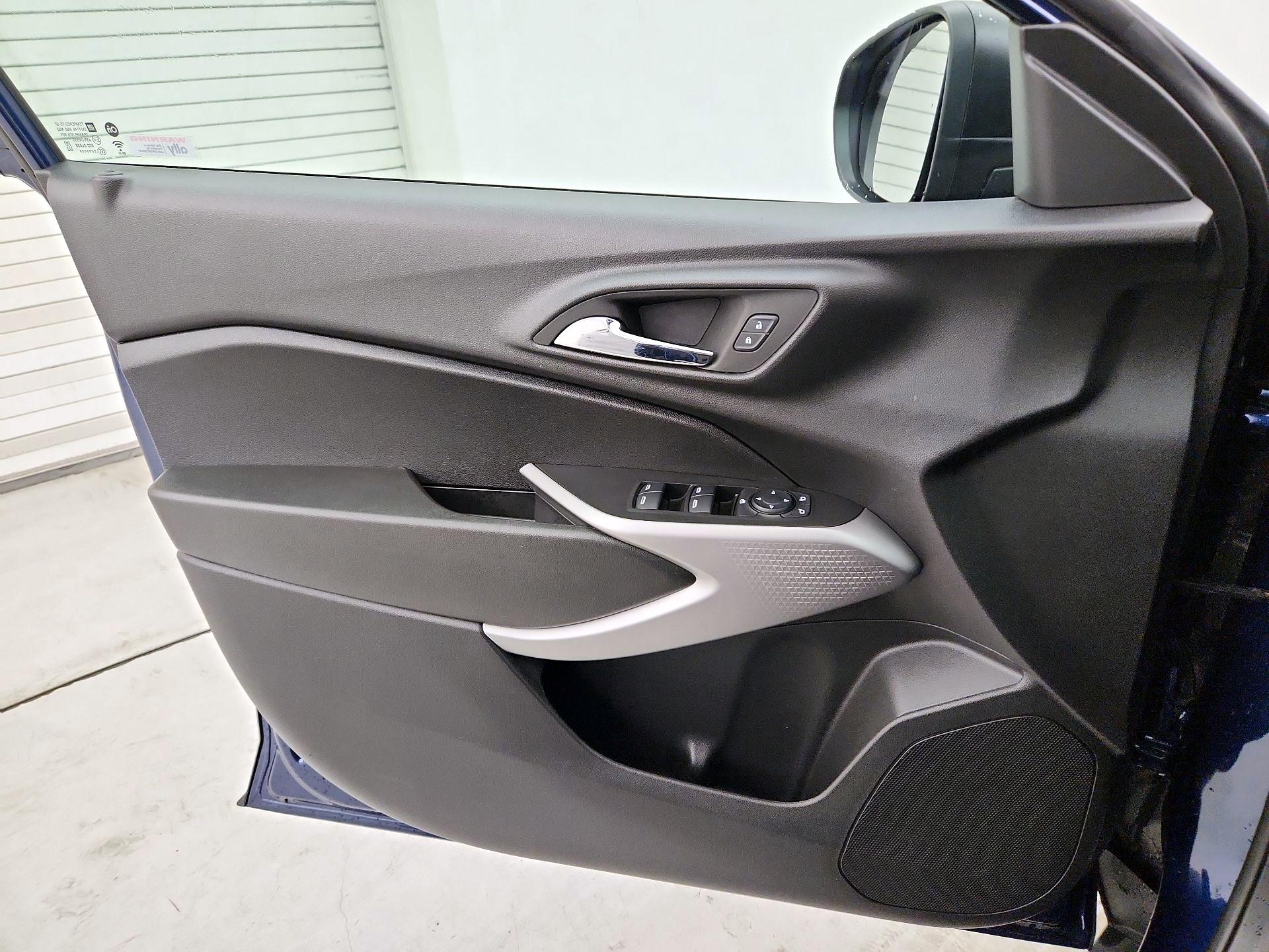 Thumbnail: 2024 Chevrolet Trax - 12