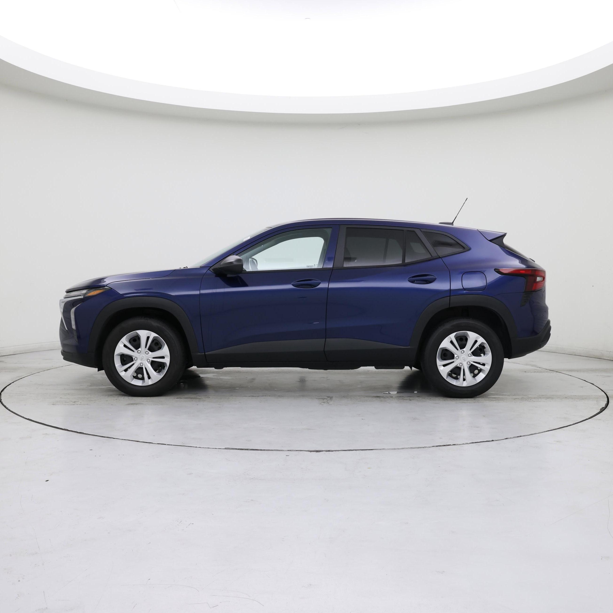 Thumbnail: 2024 Chevrolet Trax - 3