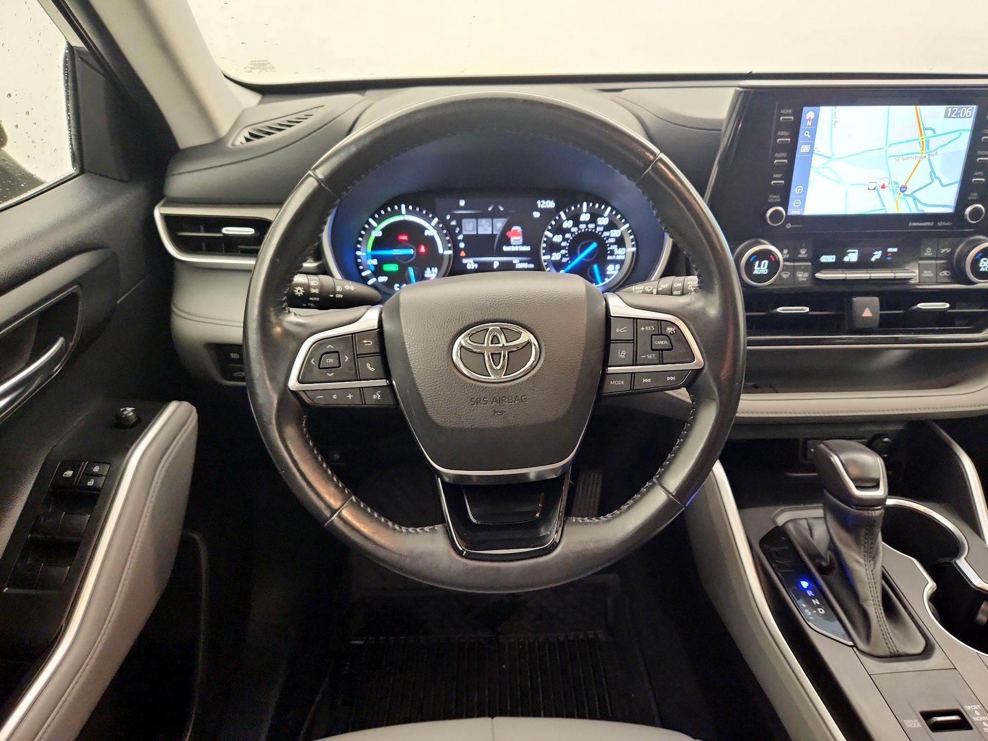 Thumbnail: 2021 Toyota Highlander - 10