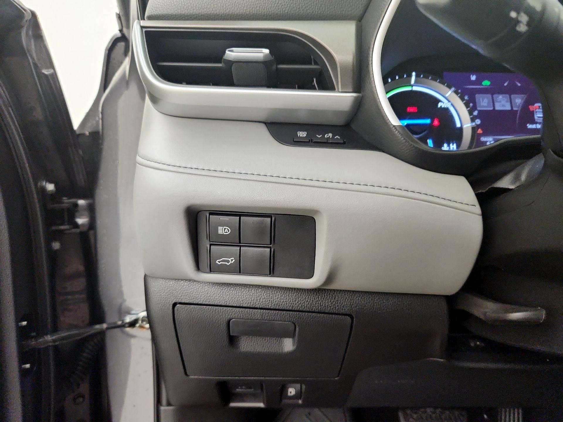 Thumbnail: 2021 Toyota Highlander - 13